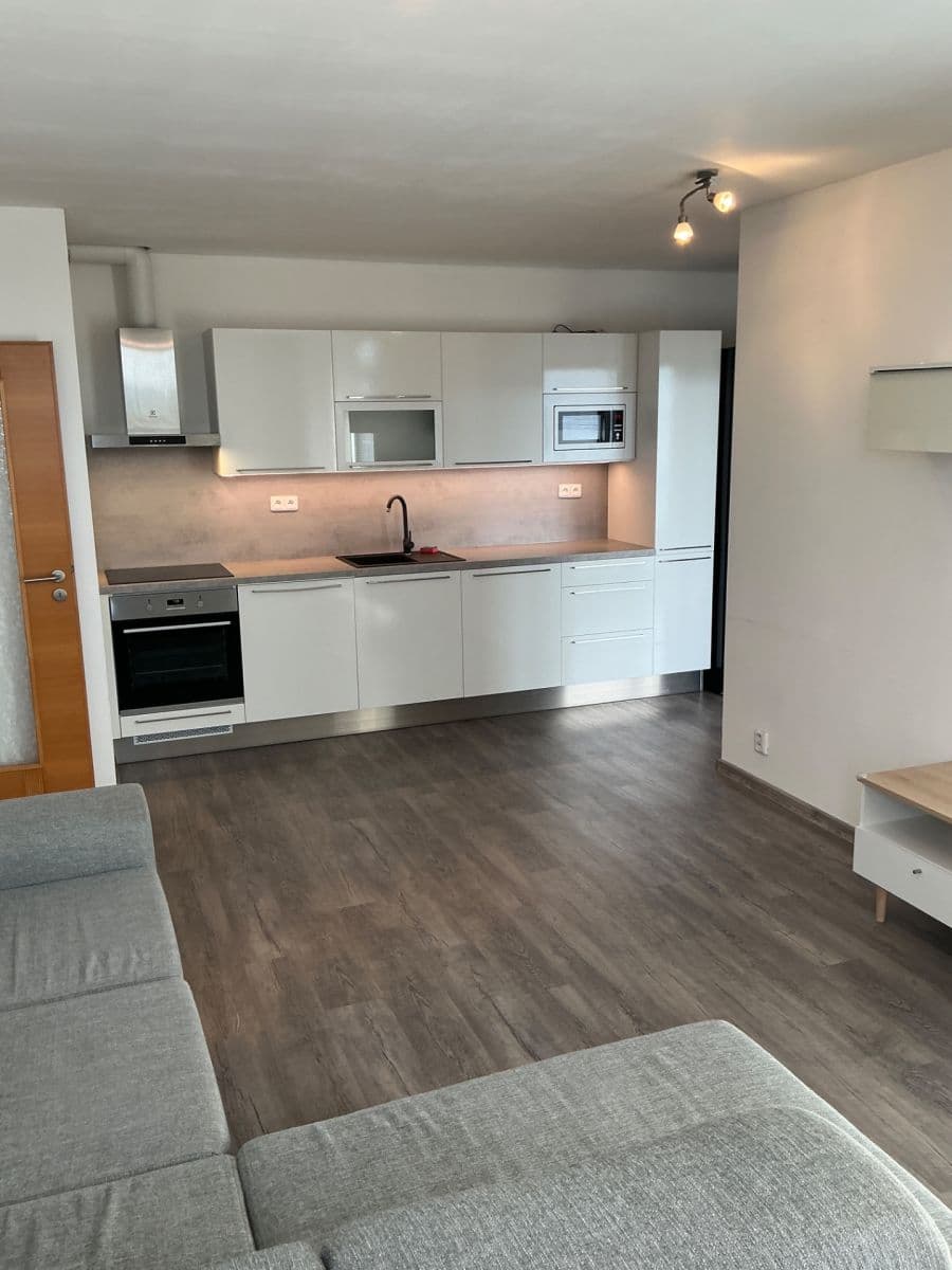 Pronájem bytu 3+kk 56 m², Na Horizontu, Králův Dvůr, Středočeský kraj Pronájem bytu 3+kk 56 m², Na Horizontu, Králův Dvůr, Středočeský kraj