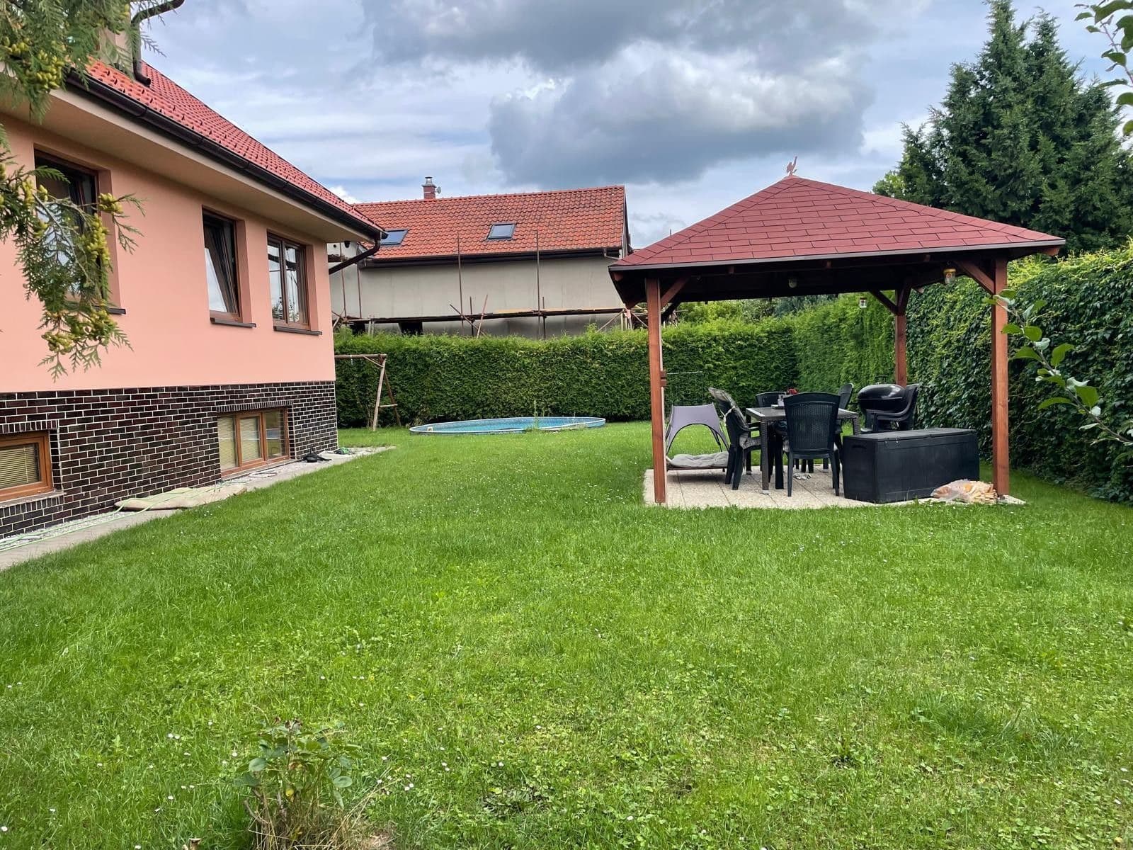 Pronájem domu 255 m², pozemek 477 m², Na Lipce, Mirošovice, Středočeský kraj Pronájem domu 255 m², pozemek 477 m², Na Lipce, Mirošovice, Středočeský kraj