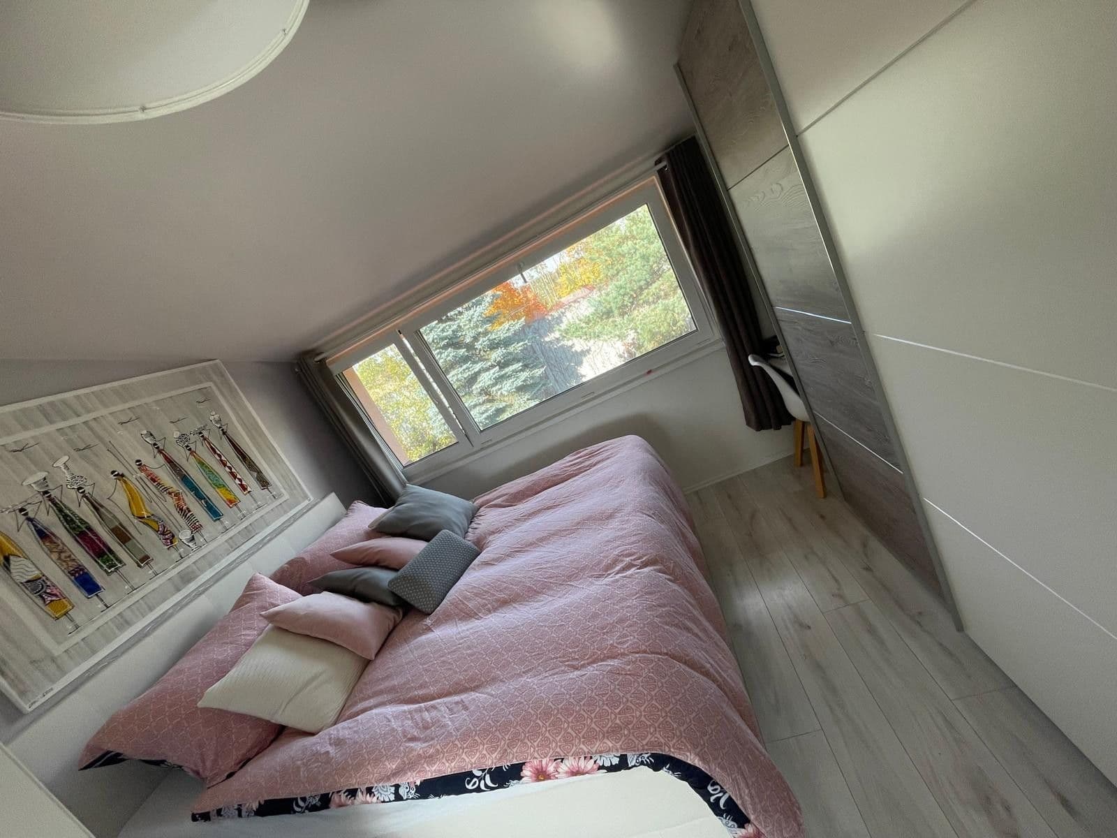Pronájem domu 255 m², pozemek 477 m², Na Lipce, Mirošovice, Středočeský kraj Pronájem domu 255 m², pozemek 477 m², Na Lipce, Mirošovice, Středočeský kraj