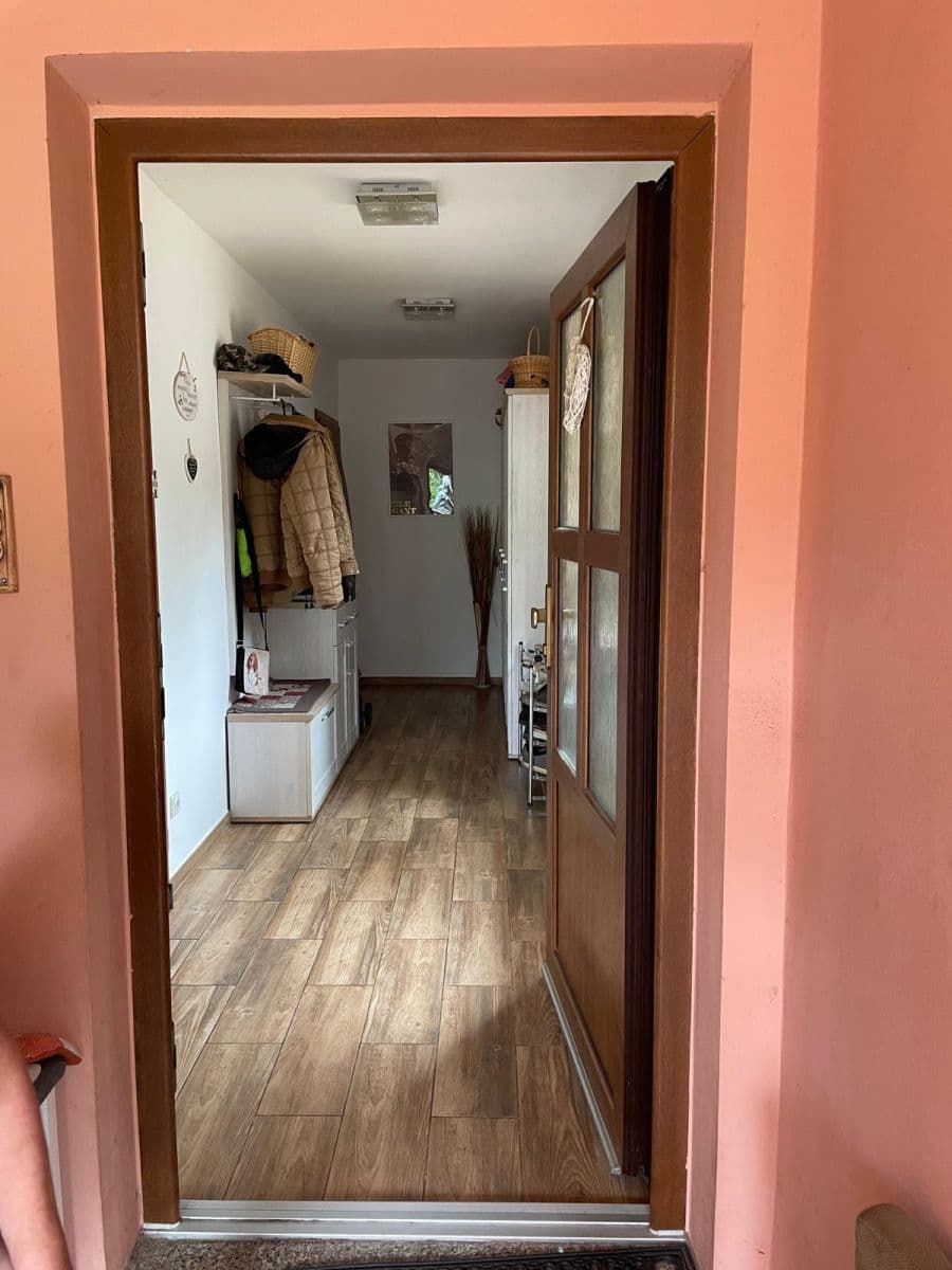 Pronájem domu 255 m², pozemek 477 m², Na Lipce, Mirošovice, Středočeský kraj Pronájem domu 255 m², pozemek 477 m², Na Lipce, Mirošovice, Středočeský kraj