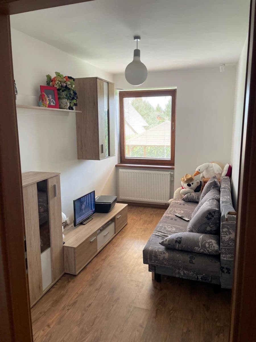 Pronájem domu 255 m², pozemek 477 m², Na Lipce, Mirošovice, Středočeský kraj Pronájem domu 255 m², pozemek 477 m², Na Lipce, Mirošovice, Středočeský kraj
