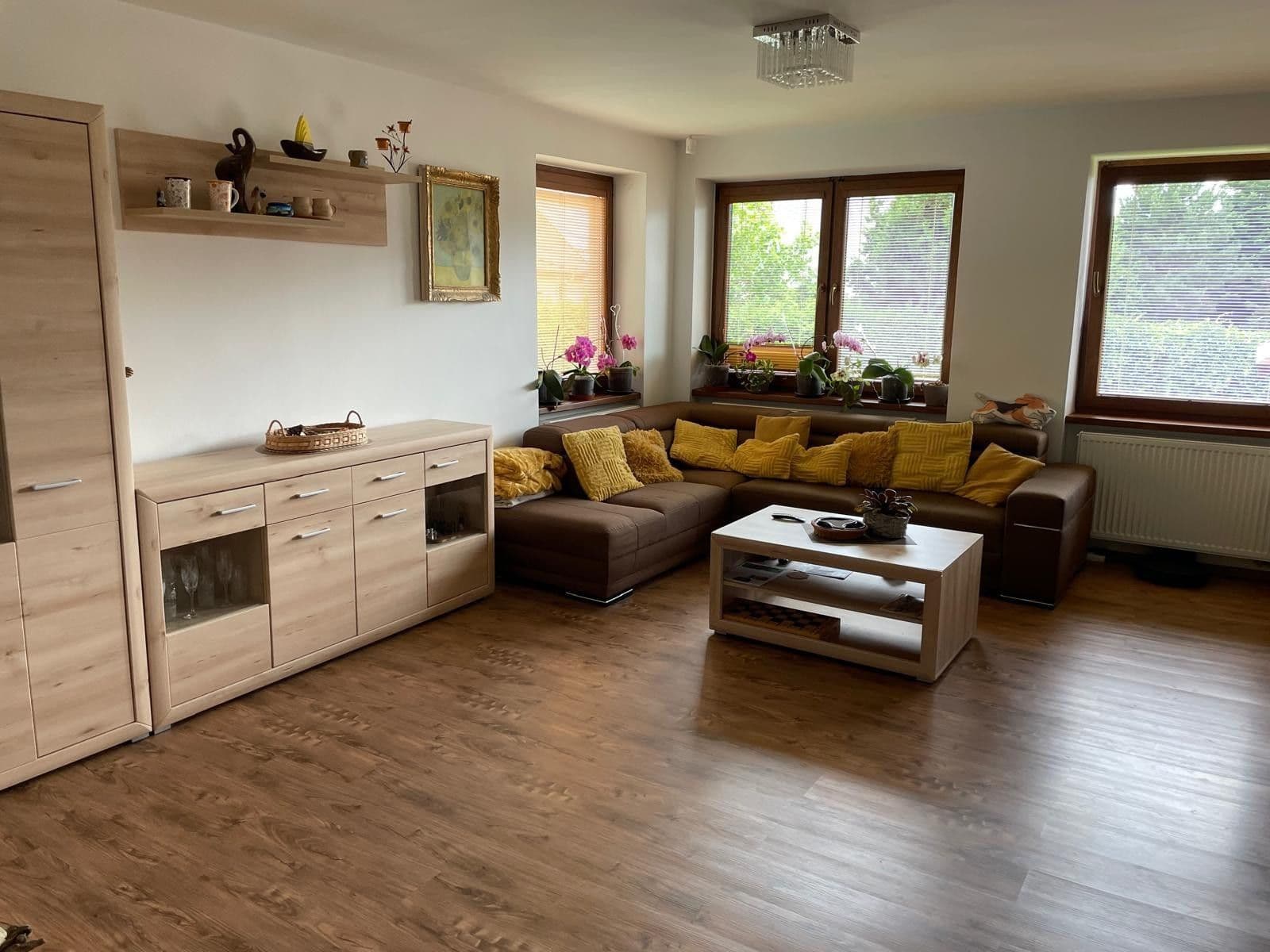 Pronájem domu 255 m², pozemek 477 m², Na Lipce, Mirošovice, Středočeský kraj Pronájem domu 255 m², pozemek 477 m², Na Lipce, Mirošovice, Středočeský kraj