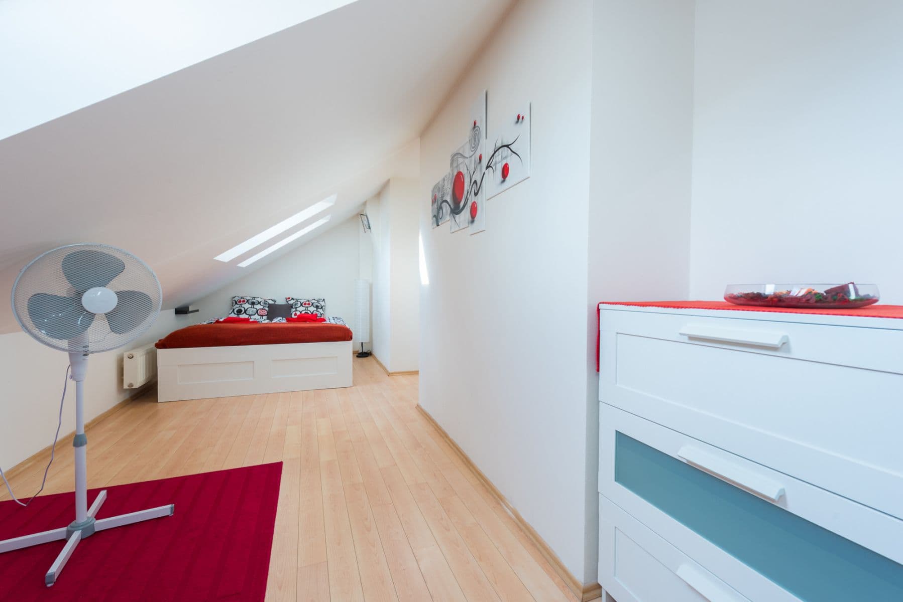 Pronájem bytu 135 m², Hálkova, Praha, Praha Pronájem bytu 135 m², Hálkova, Praha, Praha