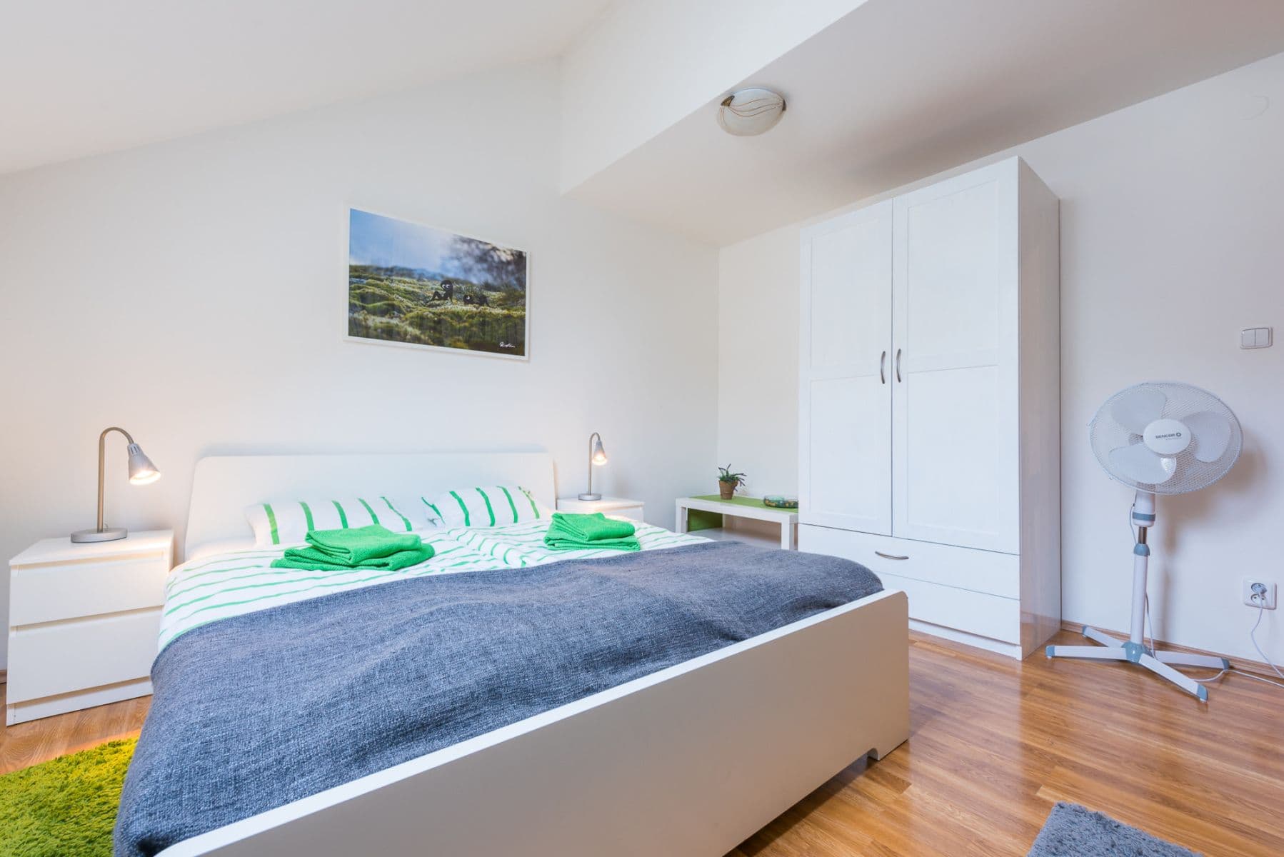 Pronájem bytu 135 m², Hálkova, Praha, Praha Pronájem bytu 135 m², Hálkova, Praha, Praha