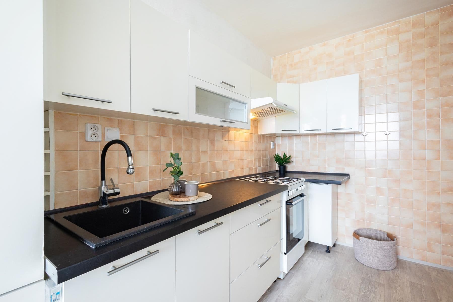 Prodej bytu 3+1 76 m², V Bažantnici, Kladno, Středočeský kraj Prodej bytu 3+1 76 m², V Bažantnici, Kladno, Středočeský kraj
