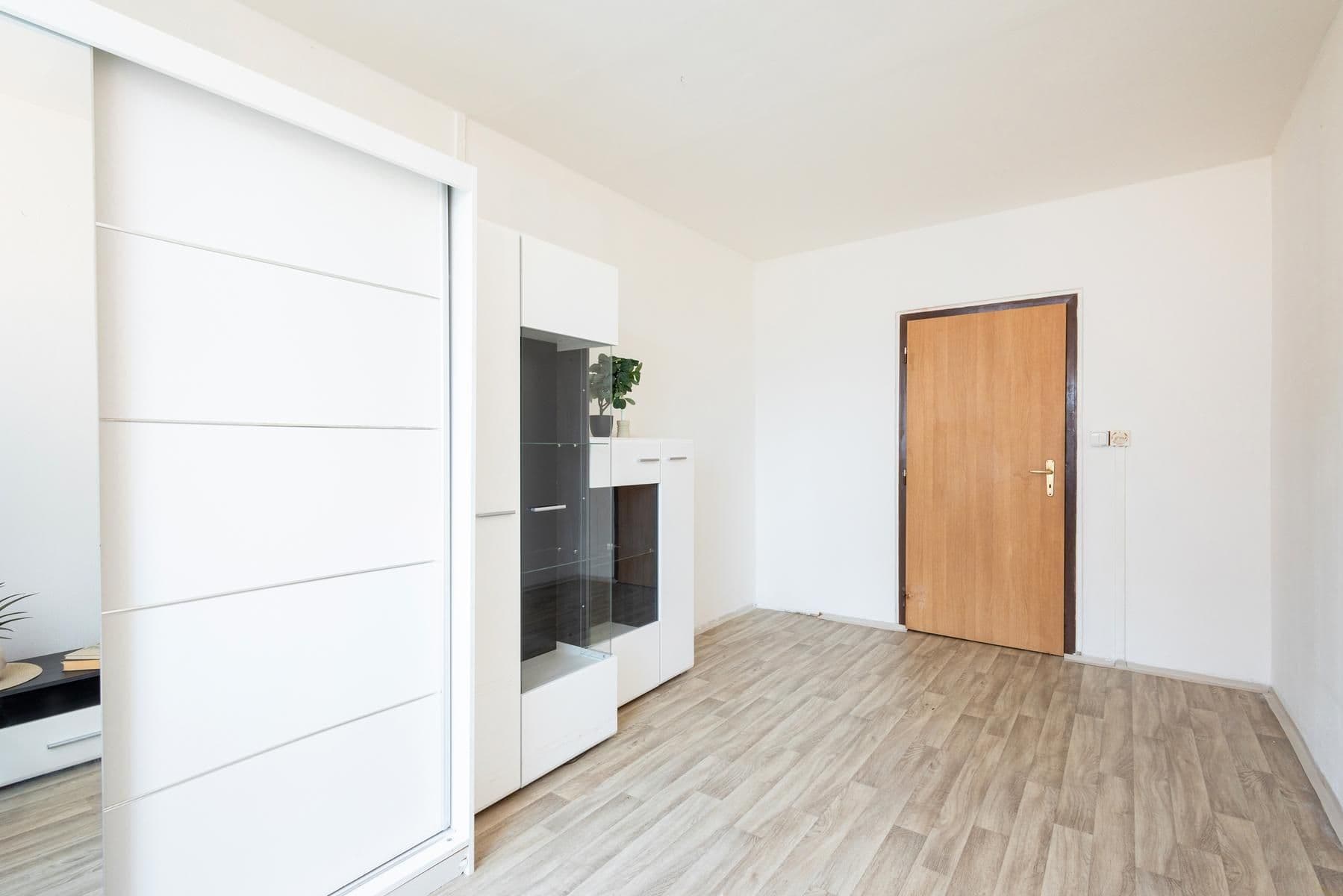 Prodej bytu 3+1 76 m², V Bažantnici, Kladno, Středočeský kraj Prodej bytu 3+1 76 m², V Bažantnici, Kladno, Středočeský kraj