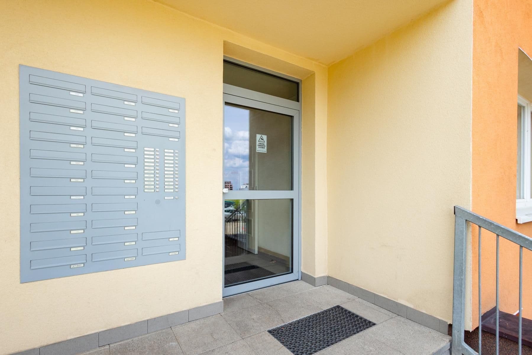 Prodej bytu 3+1 76 m², V Bažantnici, Kladno, Středočeský kraj Prodej bytu 3+1 76 m², V Bažantnici, Kladno, Středočeský kraj