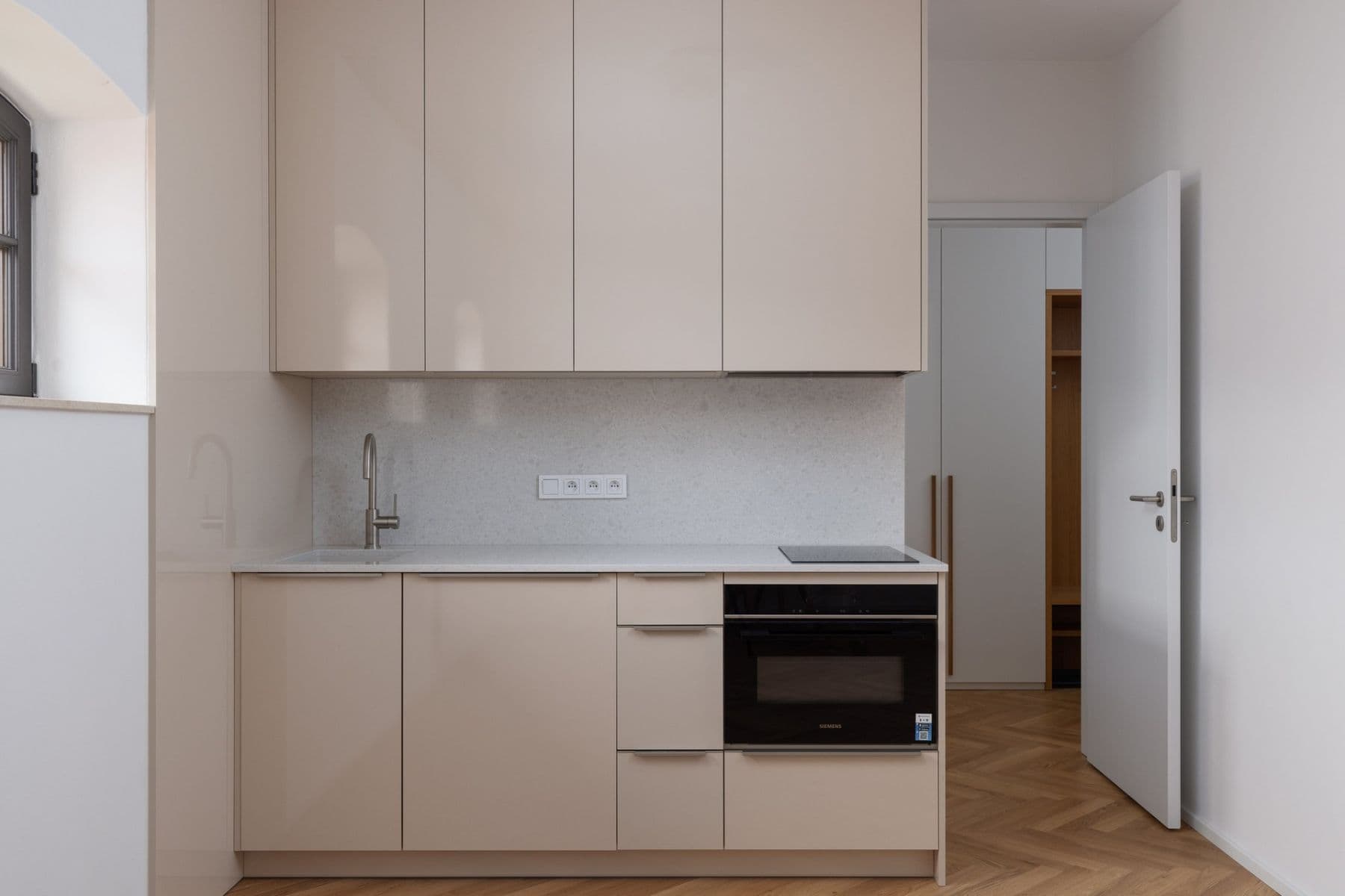 Pronájem bytu 1+kk 26 m², Mnatova, Praha, Praha Pronájem bytu 1+kk 26 m², Mnatova, Praha, Praha