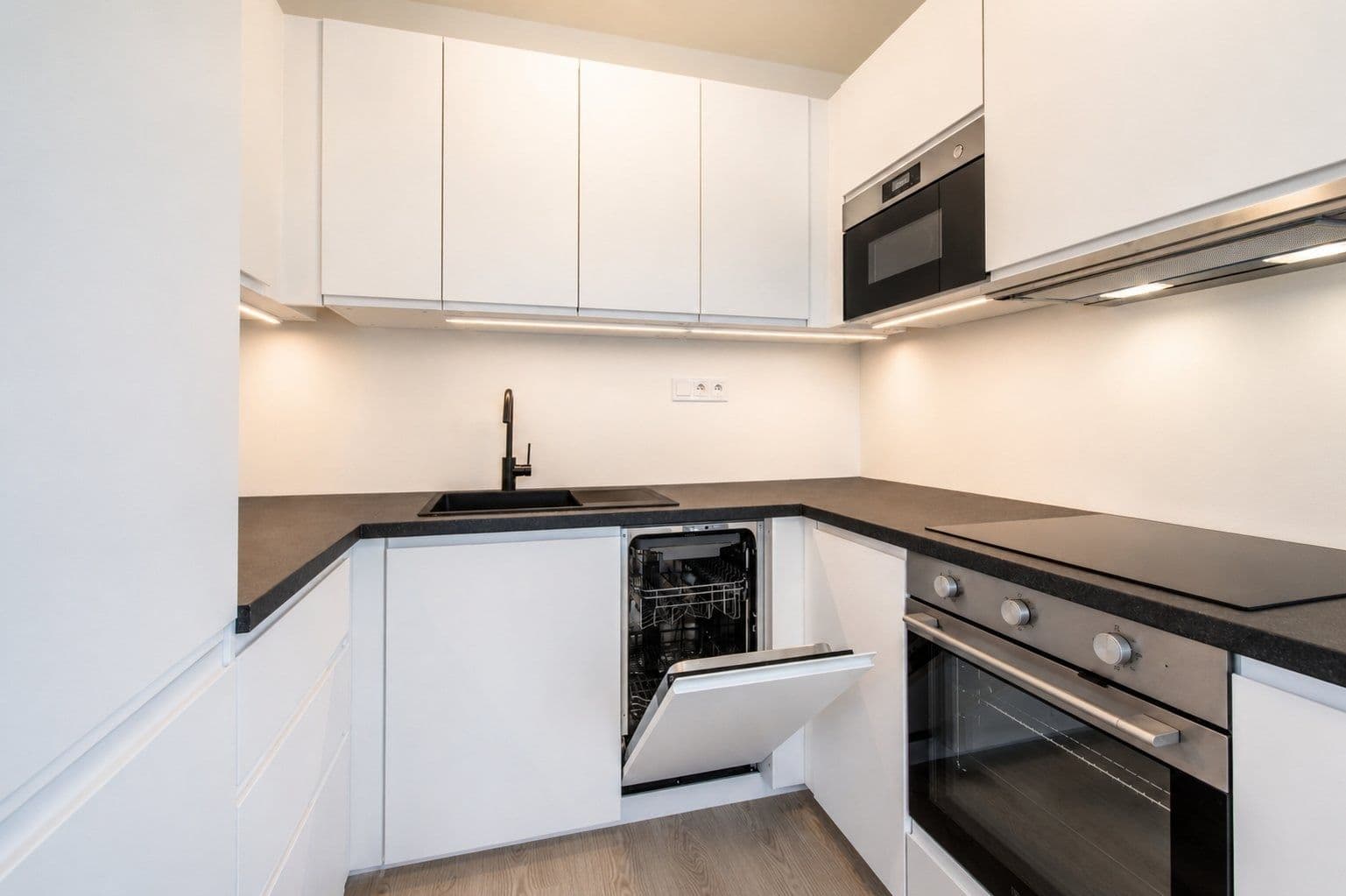 Pronájem bytu 2+kk 48 m², Arnošta Staňka, Praha, Praha Pronájem bytu 2+kk 48 m², Arnošta Staňka, Praha, Praha