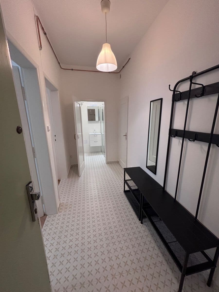 Pronájem bytu 2+kk 41 m², Madridská, Praha, Praha Pronájem bytu 2+kk 41 m², Madridská, Praha, Praha