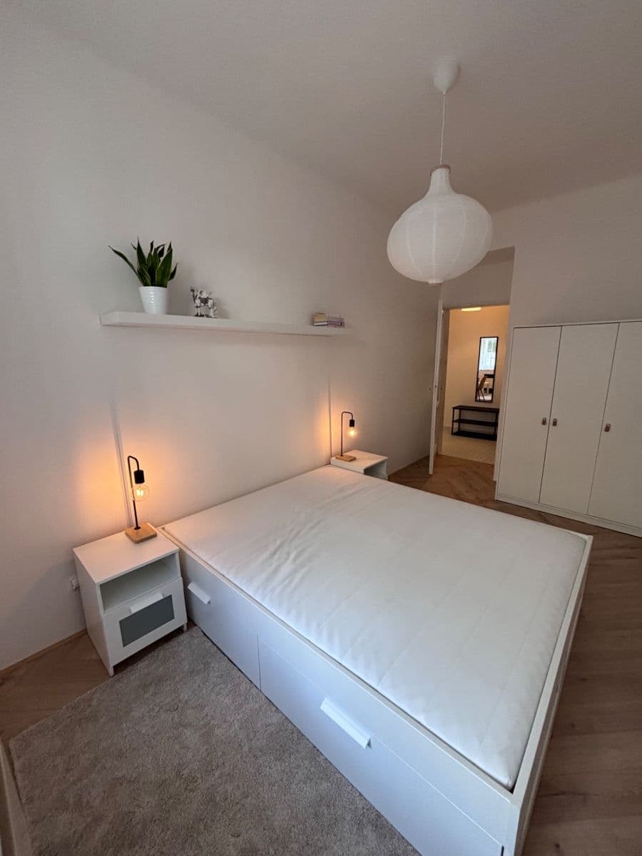 Pronájem bytu 2+kk 41 m², Madridská, Praha, Praha Pronájem bytu 2+kk 41 m², Madridská, Praha, Praha