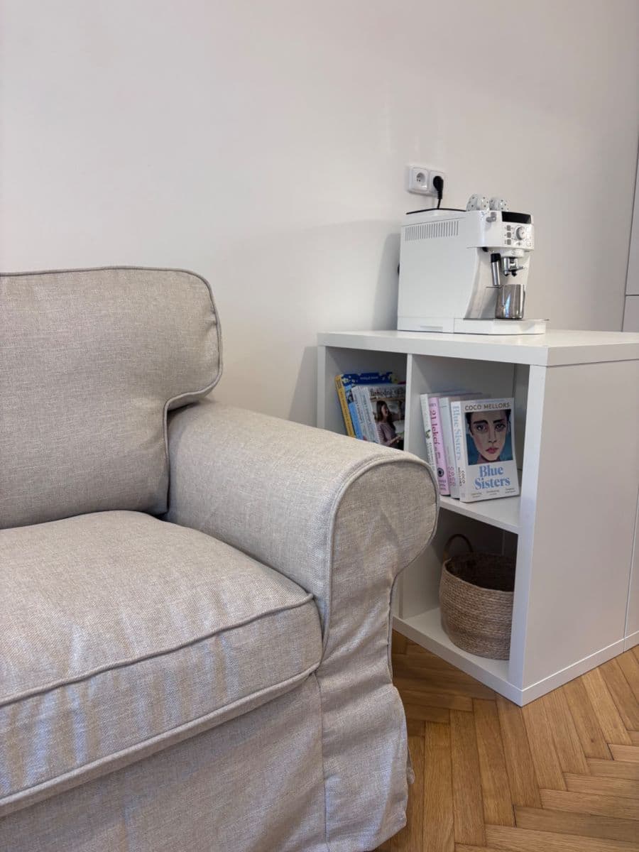 Pronájem bytu 2+kk 41 m², Madridská, Praha, Praha Pronájem bytu 2+kk 41 m², Madridská, Praha, Praha