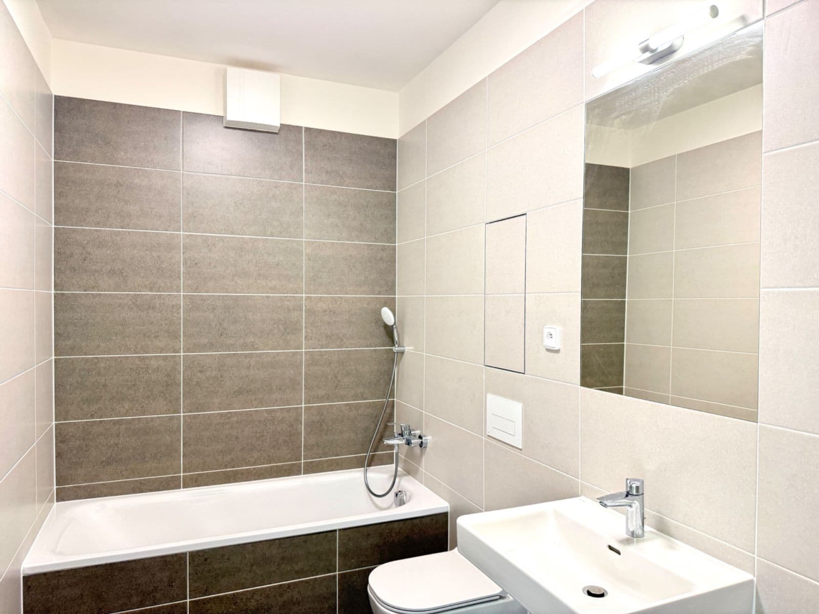 Pronájem bytu 2+kk 50 m², Pod Harfou, Praha, Praha Pronájem bytu 2+kk 50 m², Pod Harfou, Praha, Praha