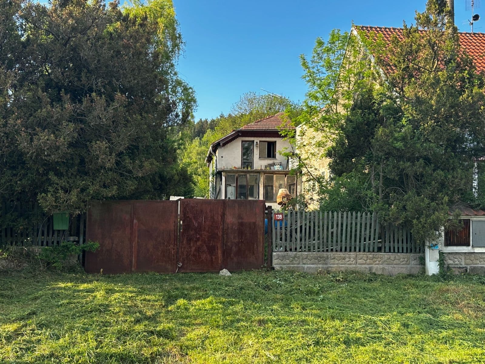 Prodej domu 100 m², pozemek 1.333 m², Pražská, Ruda, Středočeský kraj Prodej domu 100 m², pozemek 1.333 m², Pražská, Ruda, Středočeský kraj