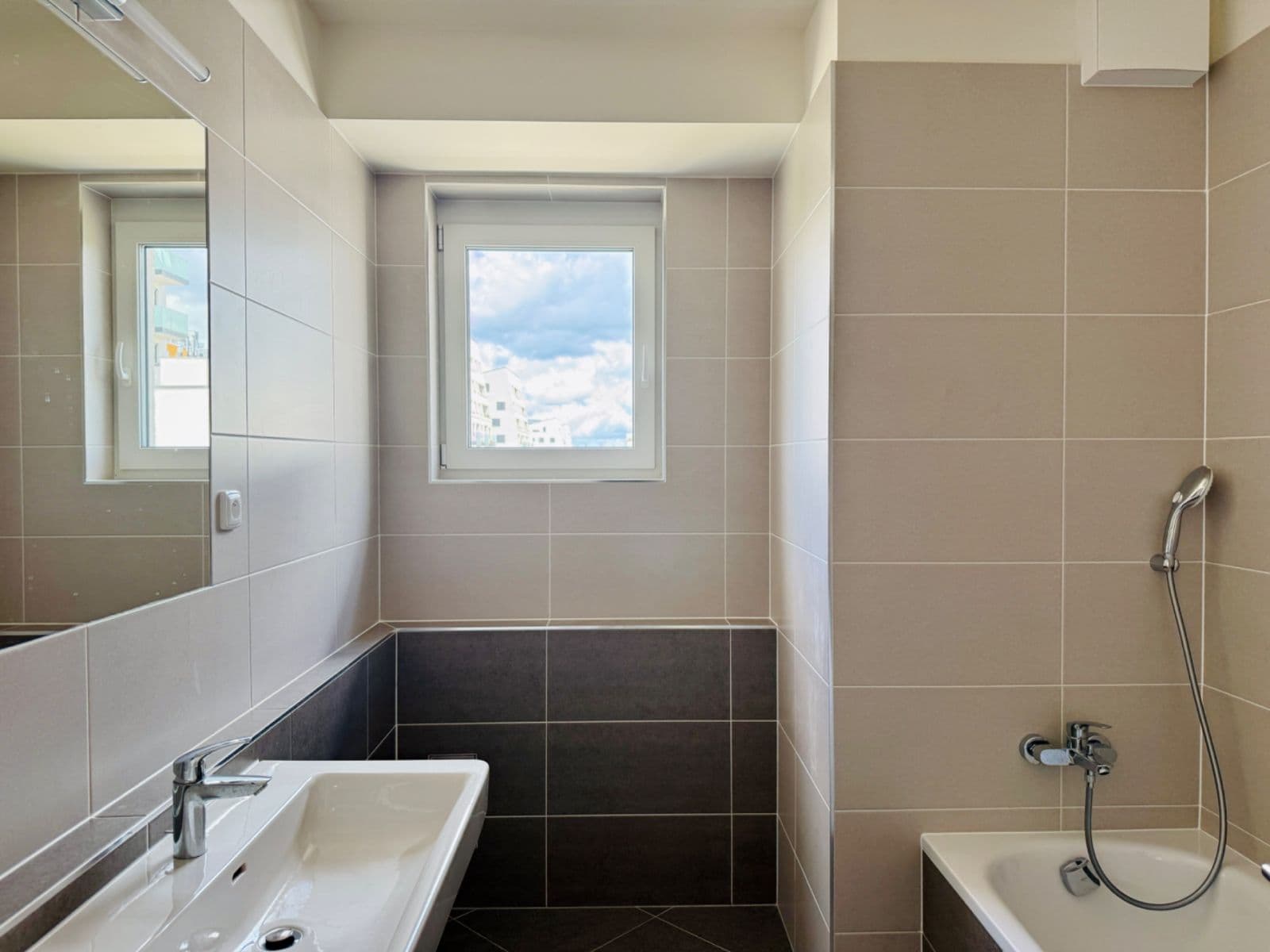 Pronájem bytu 3+kk 90 m², Pod Harfou, Praha, Praha Pronájem bytu 3+kk 90 m², Pod Harfou, Praha, Praha