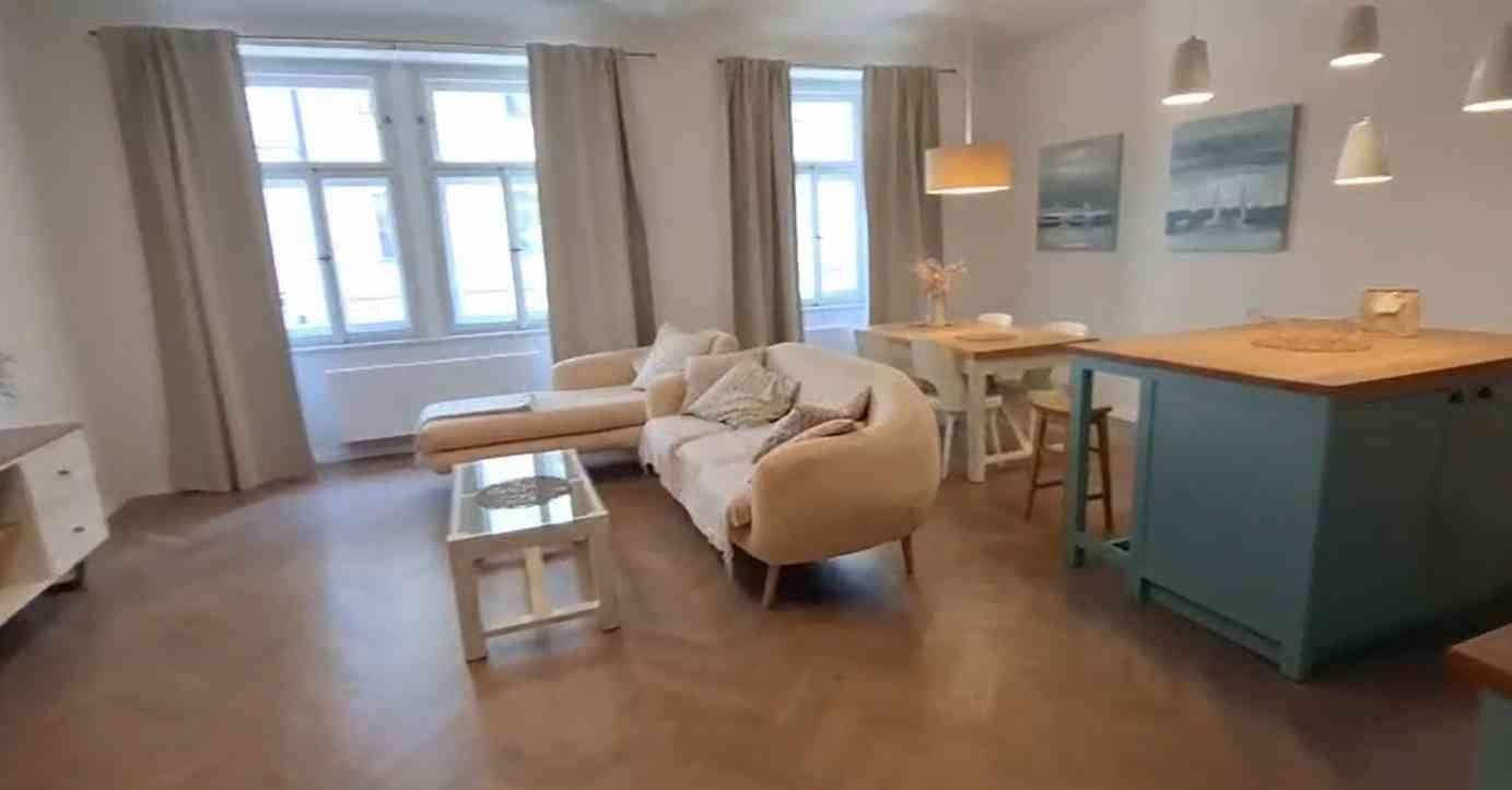 Pronájem bytu 2+kk 84 m², Valentinská, Praha, Praha Pronájem bytu 2+kk 84 m², Valentinská, Praha, Praha