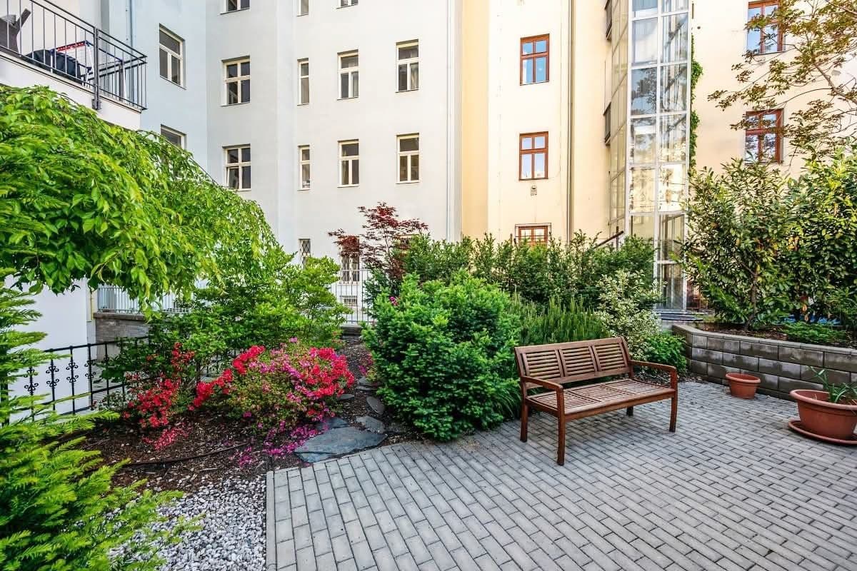 Pronájem bytu 1+kk 30 m², Tyršova, Praha, Praha Pronájem bytu 1+kk 30 m², Tyršova, Praha, Praha