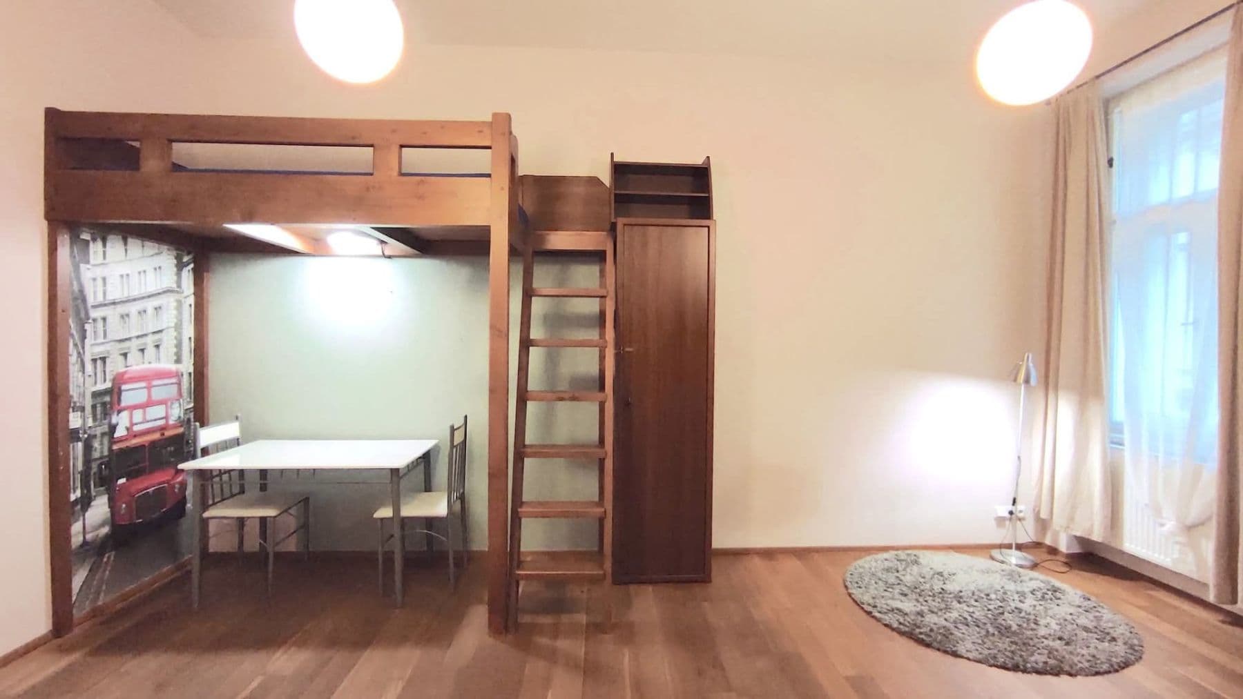 Pronájem bytu 1+kk 30 m², Tyršova, Praha, Praha Pronájem bytu 1+kk 30 m², Tyršova, Praha, Praha