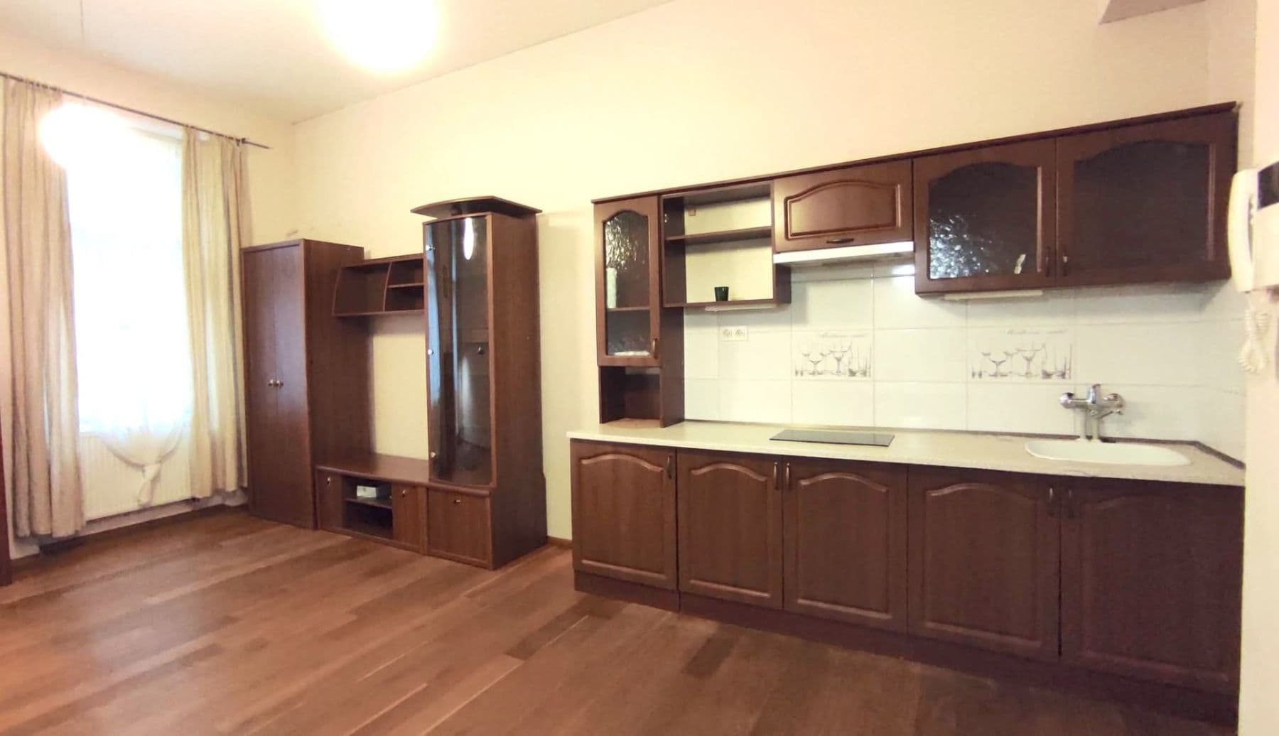 Pronájem bytu 1+kk 30 m², Tyršova, Praha, Praha Pronájem bytu 1+kk 30 m², Tyršova, Praha, Praha