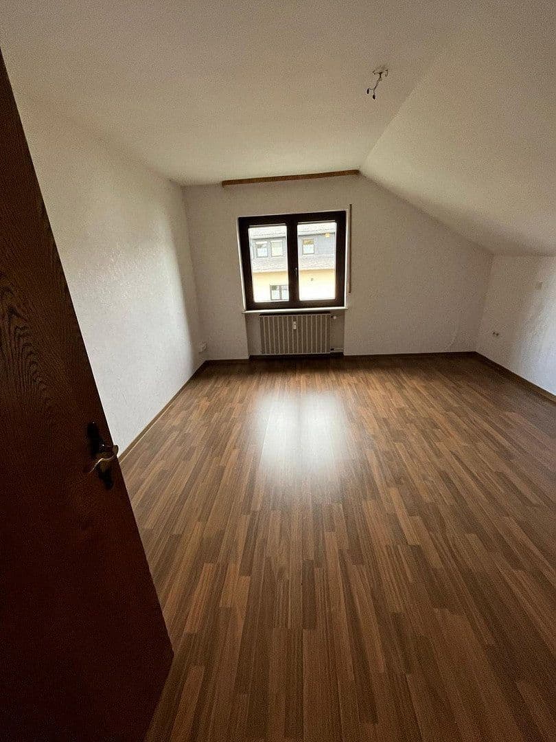 Pronájem bytu 4+1 110 m², Seltrisa-Ring 51a, Selters (Taunus), Hessen Pronájem bytu 4+1 110 m², Seltrisa-Ring 51a, Selters (Taunus), Hessen