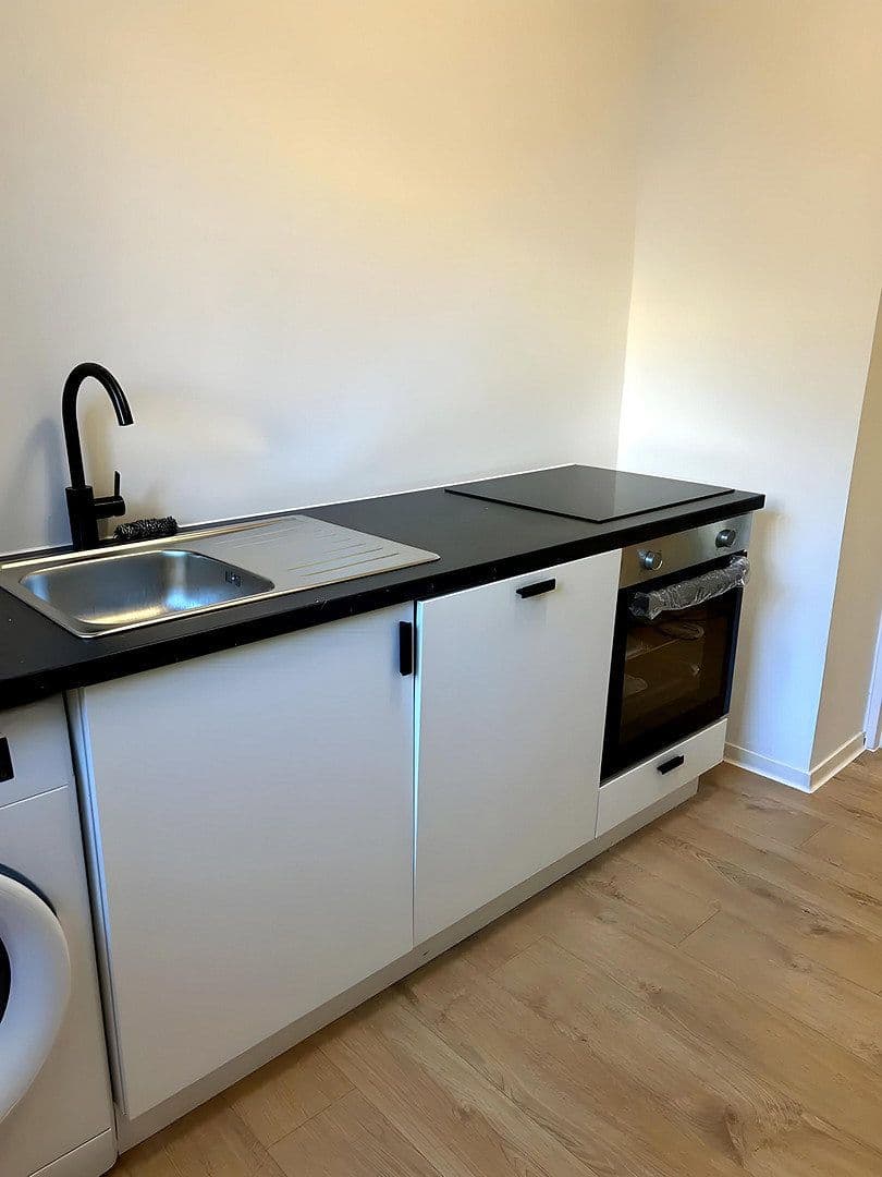 Pronájem bytu 3+1 65 m², Suderoder Straße 6, Berlin, Berlín Pronájem bytu 3+1 65 m², Suderoder Straße 6, Berlin, Berlín
