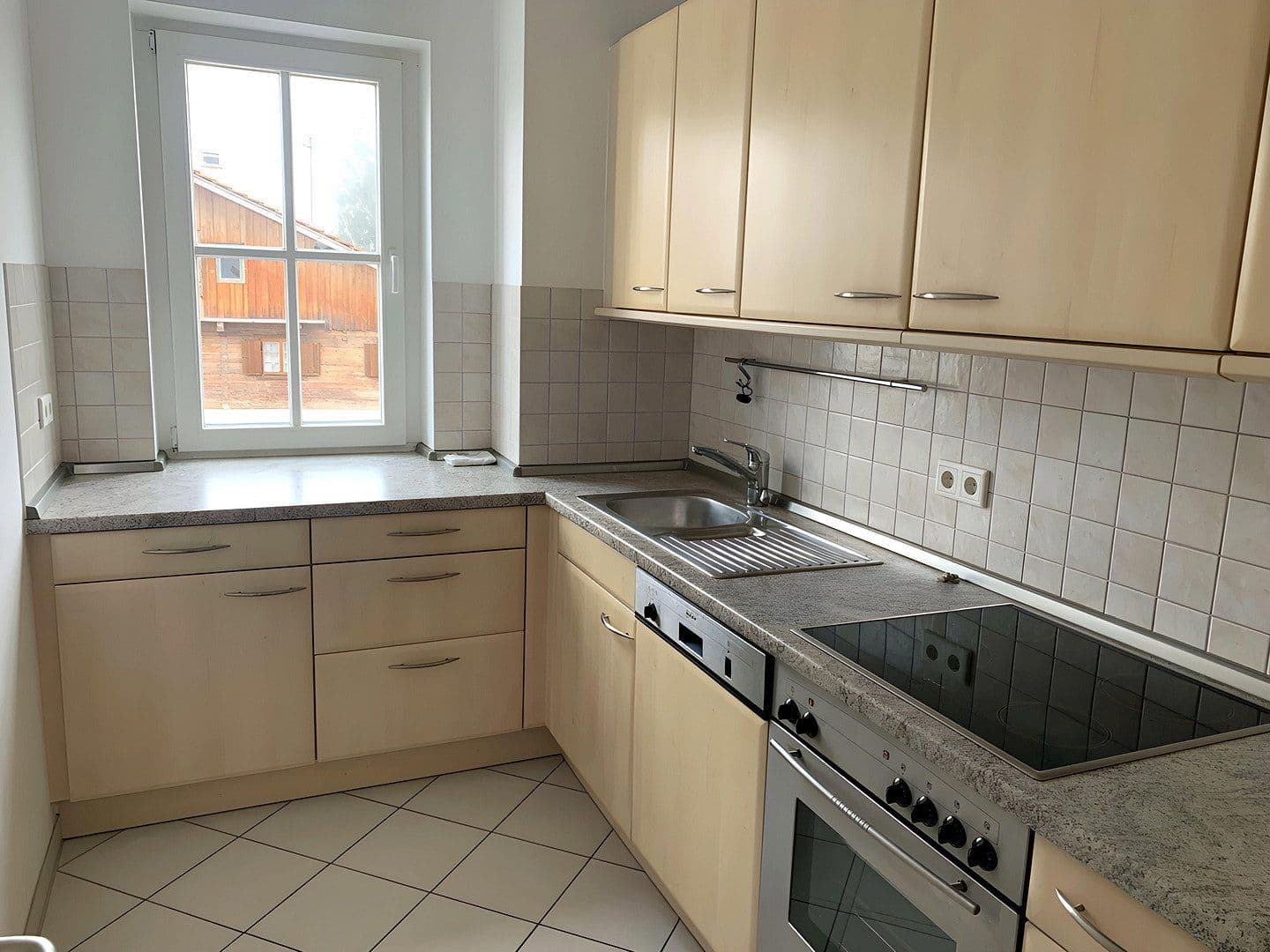 Pronájem bytu 3+1 84 m², Schlossstr. 13b, Egmating, Ebersberg, Bavorsko Pronájem bytu 3+1 84 m², Schlossstr. 13b, Egmating, Ebersberg, Bavorsko