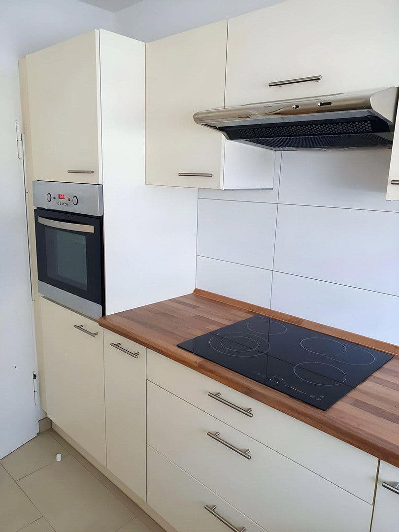 Pronájem bytu 2+kk 80 m², Usedomstraße 8, Stuttgart, Bádensko-Württembersko Pronájem bytu 2+kk 80 m², Usedomstraße 8, Stuttgart, Bádensko-Württembersko