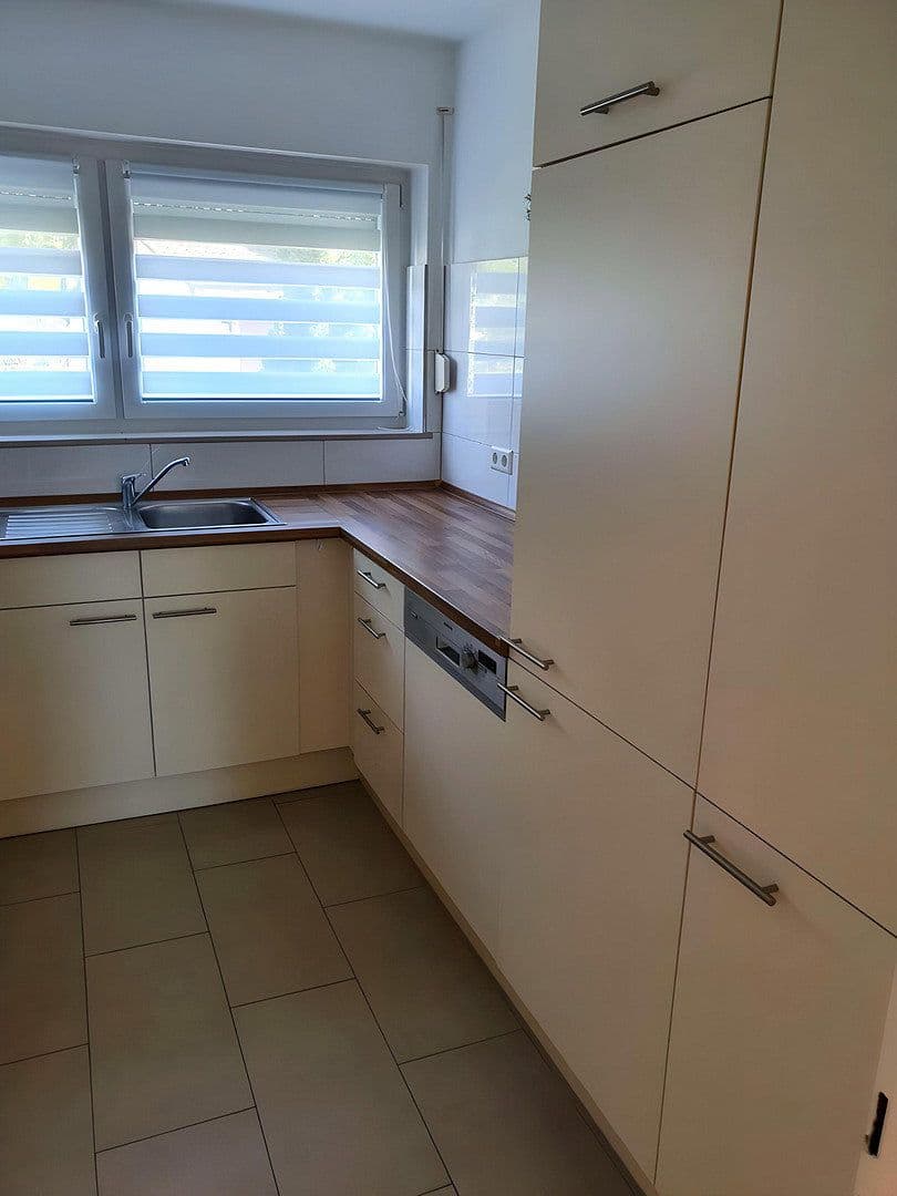 Pronájem bytu 2+kk 80 m², Usedomstraße 8, Stuttgart, Bádensko-Württembersko Pronájem bytu 2+kk 80 m², Usedomstraße 8, Stuttgart, Bádensko-Württembersko