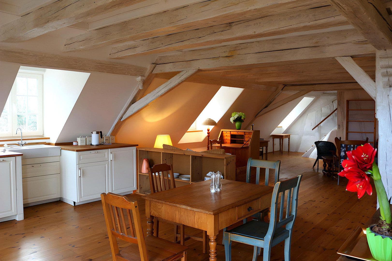 Pronájem bytu 3+1 130 m², Schlossberg 22, Oberstadion, Bádensko-Württembersko Pronájem bytu 3+1 130 m², Schlossberg 22, Oberstadion, Bádensko-Württembersko