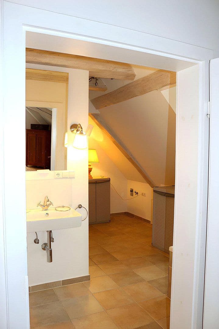 Pronájem bytu 3+1 130 m², Schlossberg 22, Oberstadion, Bádensko-Württembersko Pronájem bytu 3+1 130 m², Schlossberg 22, Oberstadion, Bádensko-Württembersko