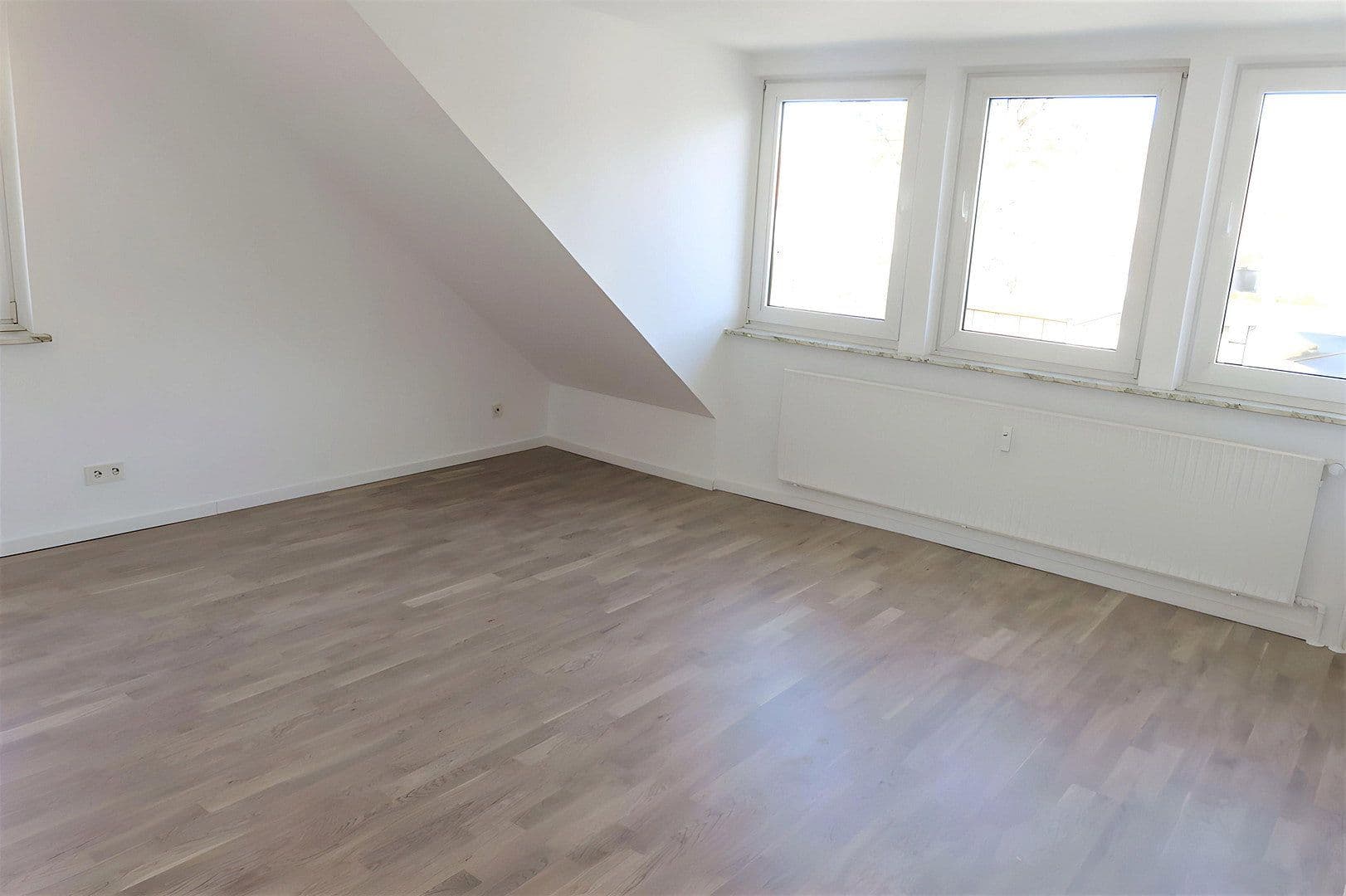 Pronájem bytu 4+1 92 m², Friedländer Weg 62, Göttingen, Dolní Sasko Pronájem bytu 4+1 92 m², Friedländer Weg 62, Göttingen, Dolní Sasko
