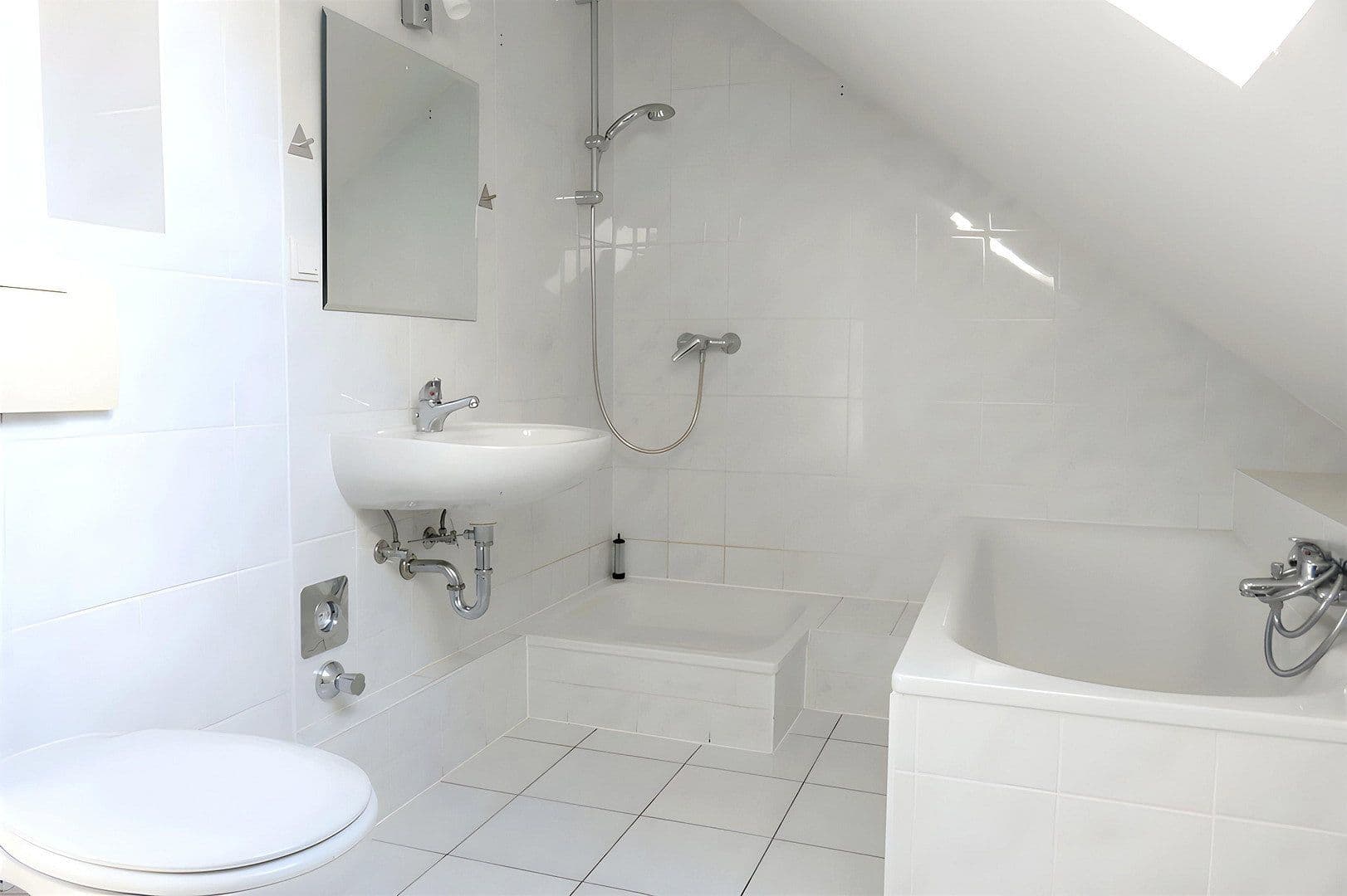 Pronájem bytu 4+1 92 m², Friedländer Weg 62, Göttingen, Dolní Sasko Pronájem bytu 4+1 92 m², Friedländer Weg 62, Göttingen, Dolní Sasko