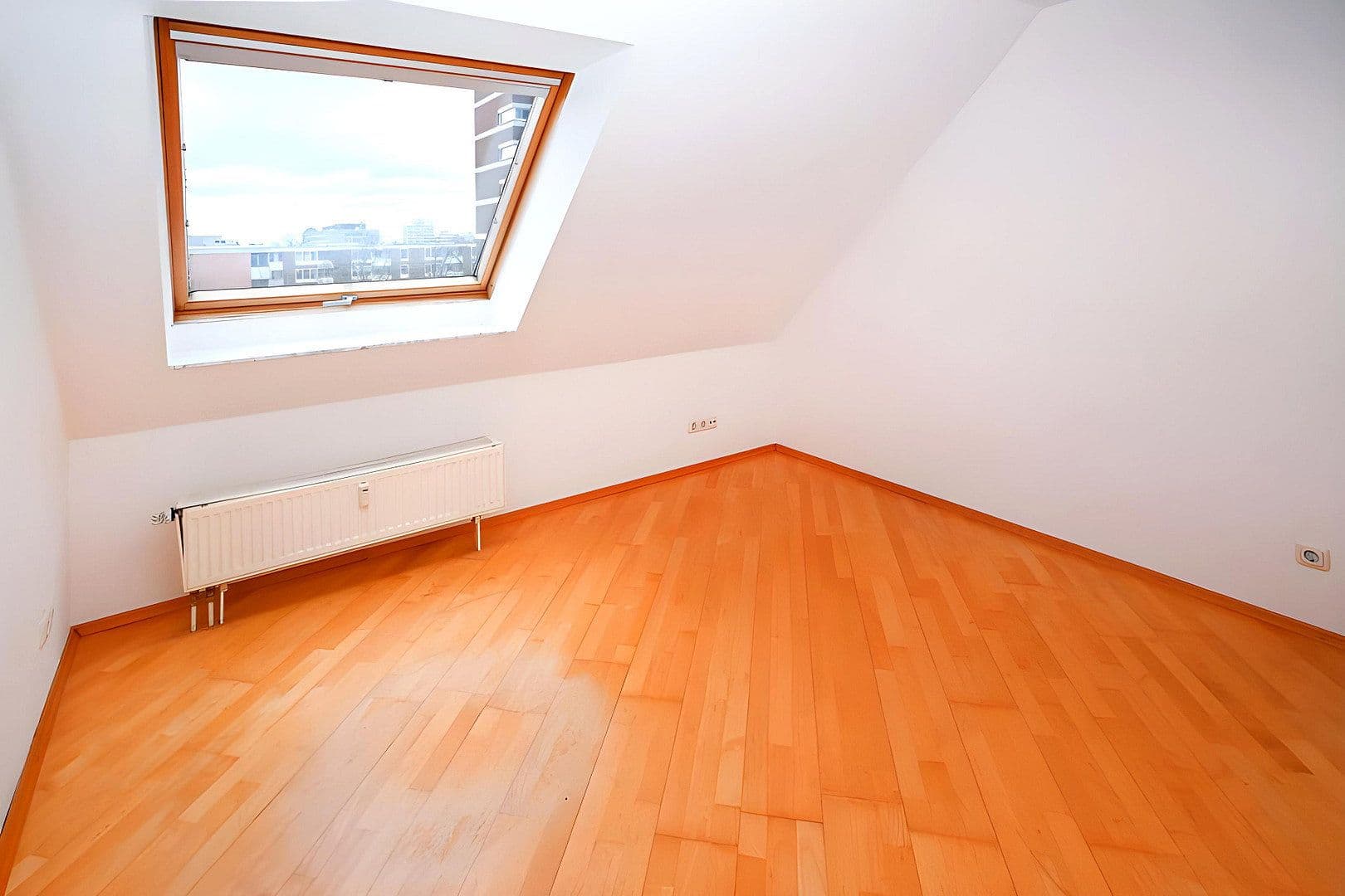Pronájem bytu 2+kk 87 m², Helstorfer Straße 29, Hannover, Dolní Sasko Pronájem bytu 2+kk 87 m², Helstorfer Straße 29, Hannover, Dolní Sasko