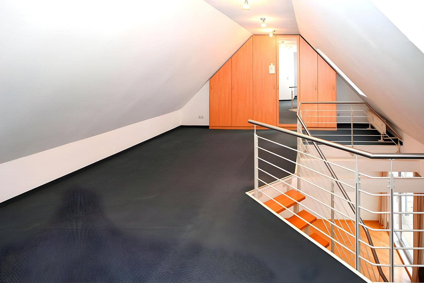 Pronájem bytu 2+kk 87 m², Helstorfer Straße 29, Hannover, Dolní Sasko Pronájem bytu 2+kk 87 m², Helstorfer Straße 29, Hannover, Dolní Sasko