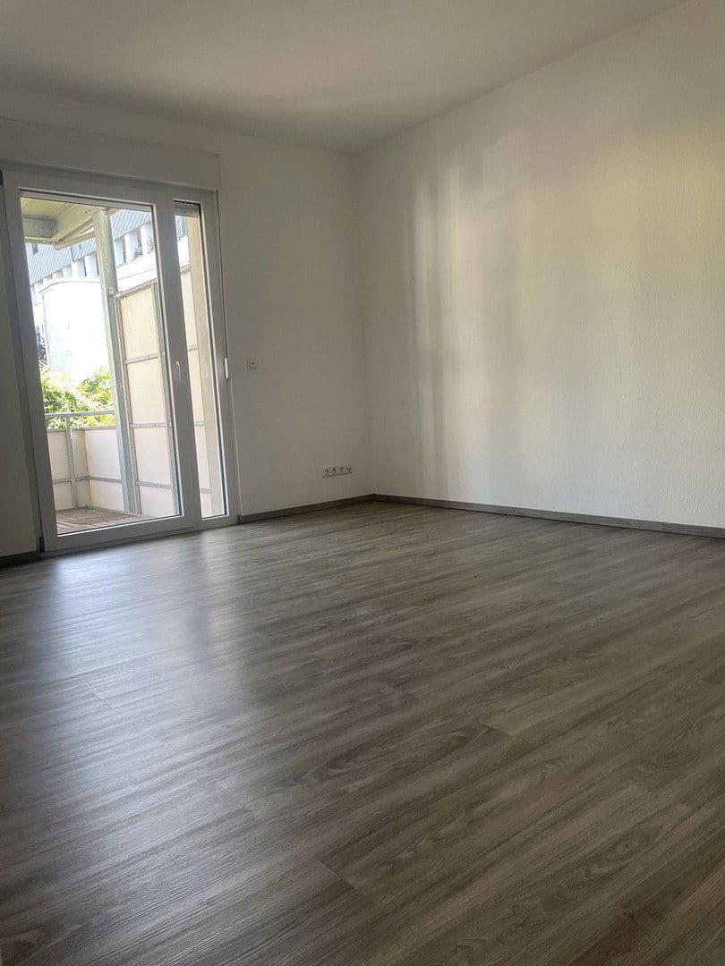Pronájem bytu 2+1 55 m², Julius-Reiber-Str. 38, Darmstadt, Hessen Pronájem bytu 2+1 55 m², Julius-Reiber-Str. 38, Darmstadt, Hessen