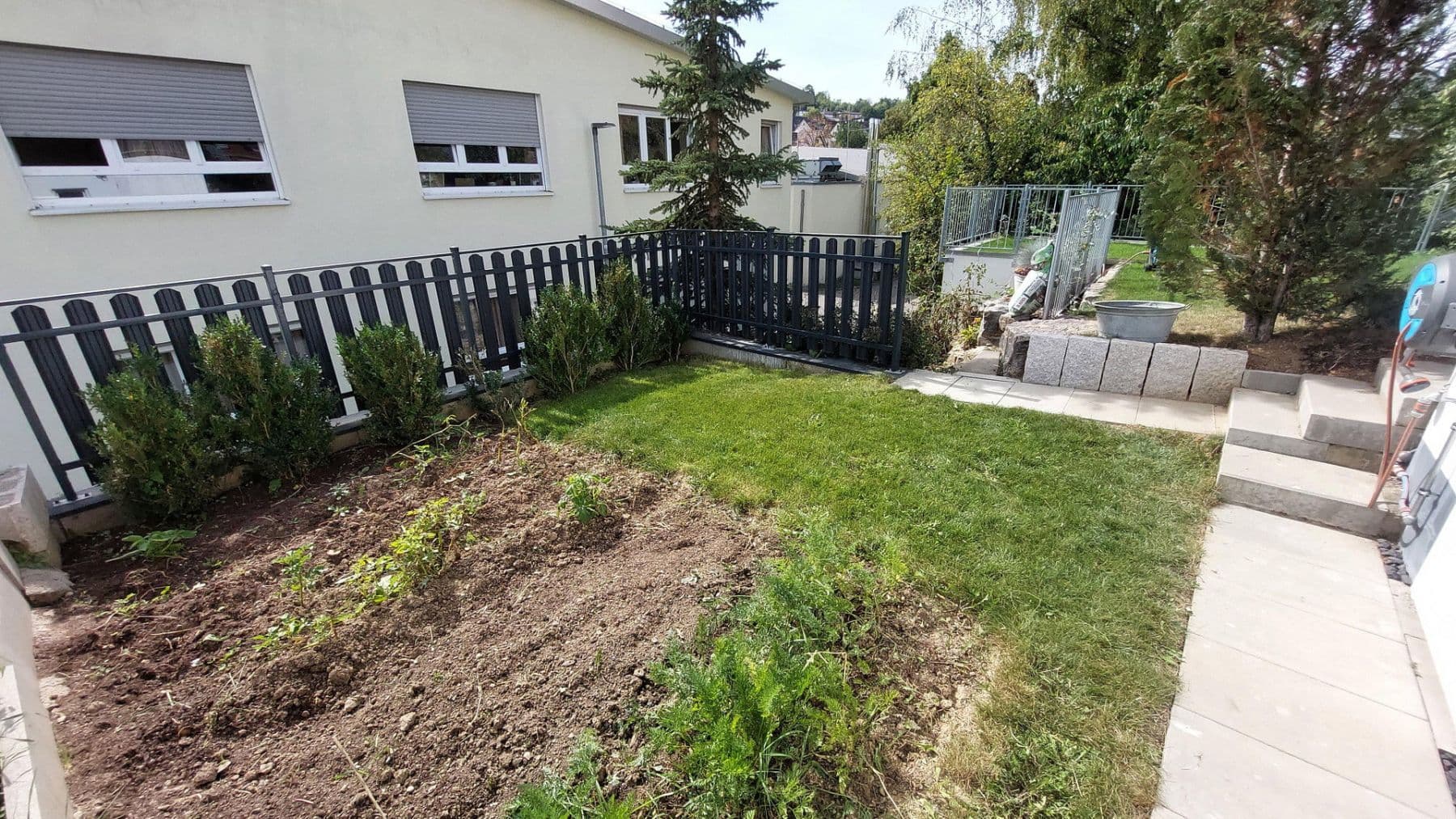 Prodej domu 125 m², pozemek 162 m², Grafenau, Bádensko-Württembersko Prodej domu 125 m², pozemek 162 m², Grafenau, Bádensko-Württembersko