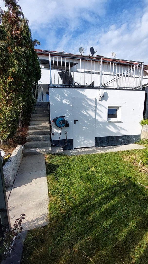 Prodej domu 125 m², pozemek 162 m², Grafenau, Bádensko-Württembersko Prodej domu 125 m², pozemek 162 m², Grafenau, Bádensko-Württembersko