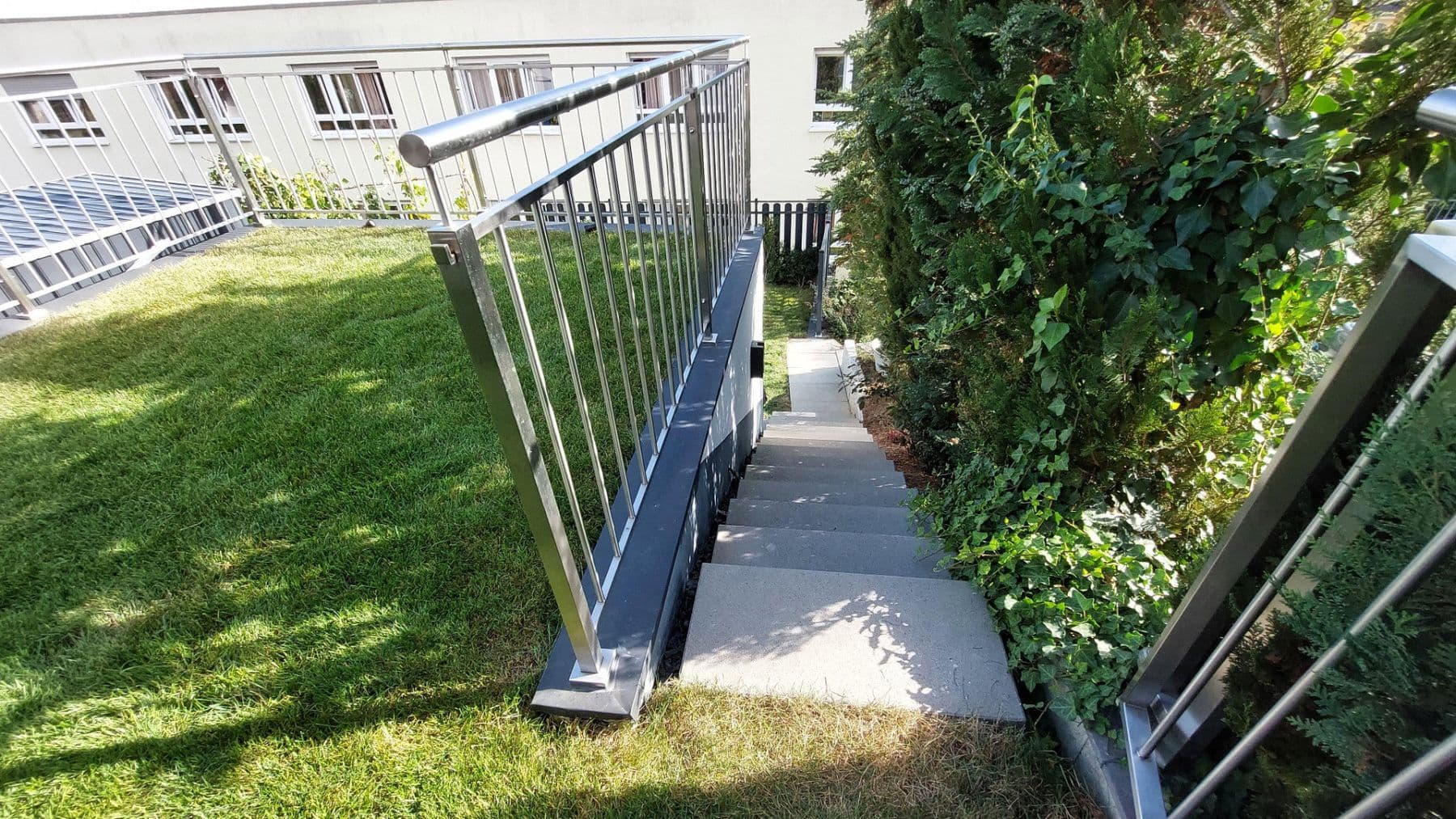 Prodej domu 125 m², pozemek 162 m², Grafenau, Bádensko-Württembersko Prodej domu 125 m², pozemek 162 m², Grafenau, Bádensko-Württembersko