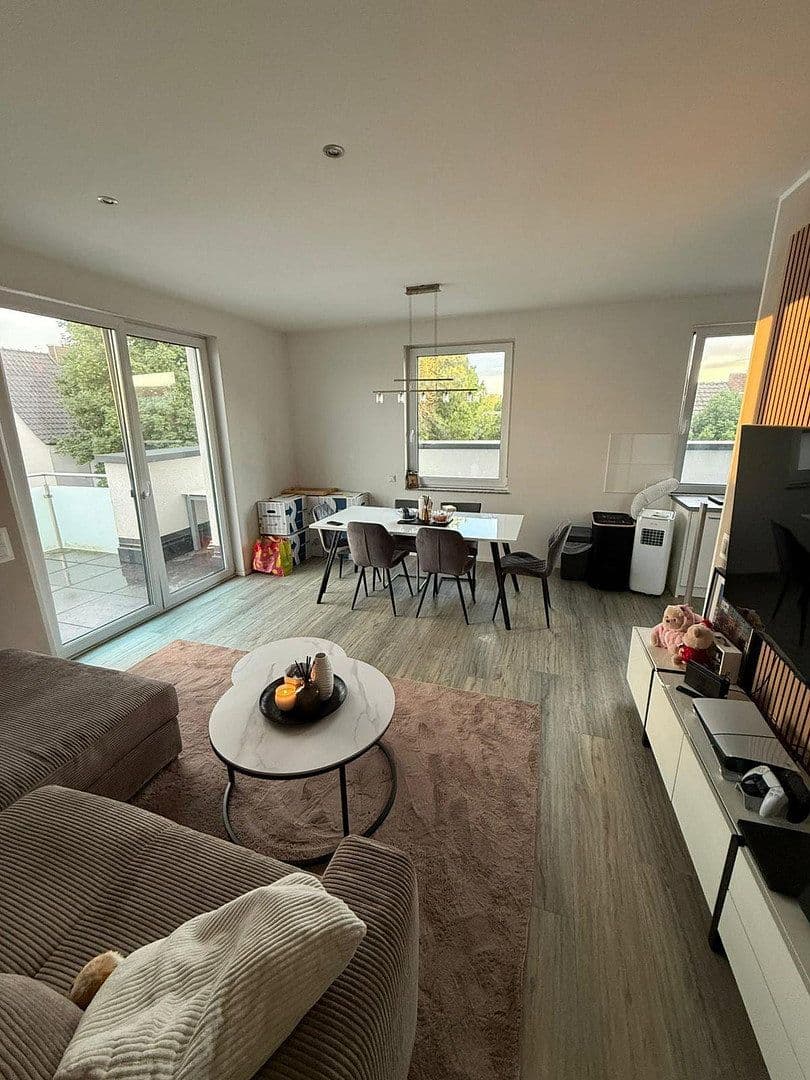 Pronájem bytu 2+1 58 m², Markusstr. 17a, Niederkassel, Severní Porýní-Vestfálsko Pronájem bytu 2+1 58 m², Markusstr. 17a, Niederkassel, Severní Porýní-Vestfálsko
