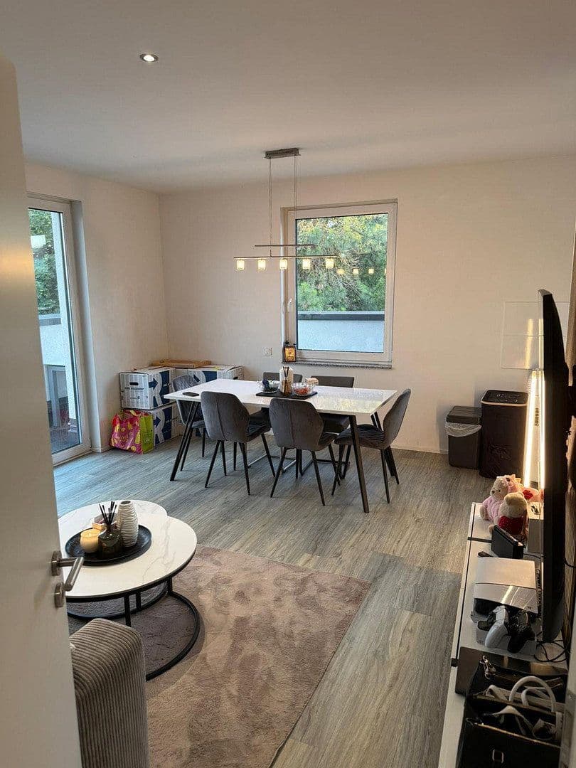 Pronájem bytu 2+1 58 m², Markusstr. 17a, Niederkassel, Severní Porýní-Vestfálsko Pronájem bytu 2+1 58 m², Markusstr. 17a, Niederkassel, Severní Porýní-Vestfálsko