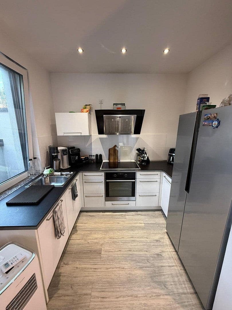Pronájem bytu 2+1 58 m², Markusstr. 17a, Niederkassel, Severní Porýní-Vestfálsko Pronájem bytu 2+1 58 m², Markusstr. 17a, Niederkassel, Severní Porýní-Vestfálsko