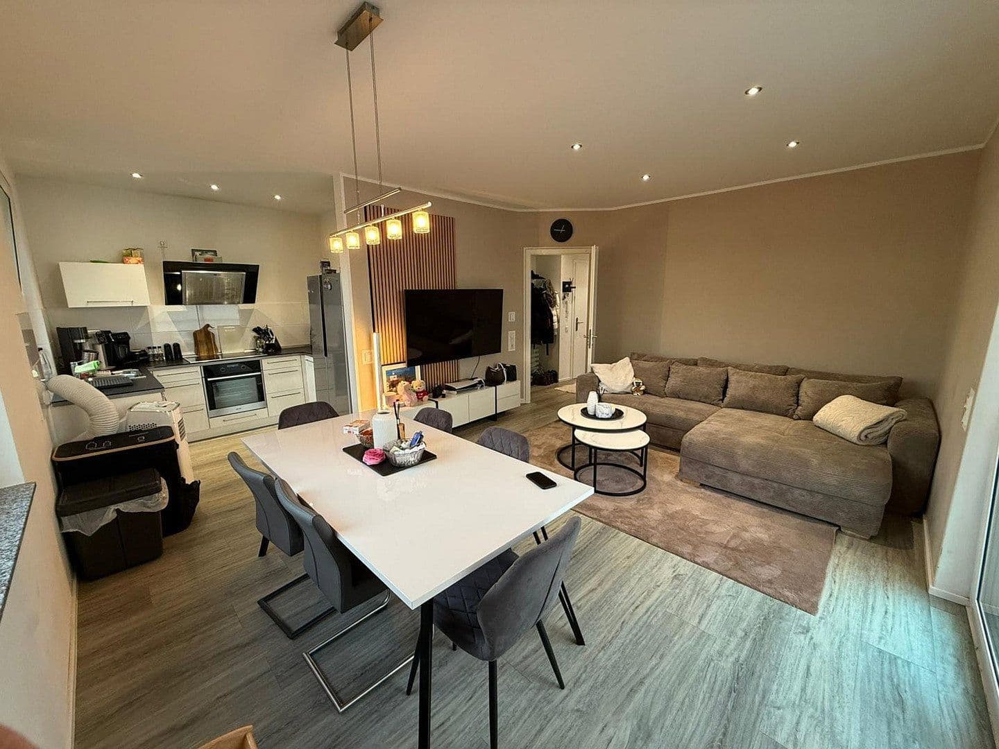Pronájem bytu 2+1 58 m², Markusstr. 17a, Niederkassel, Severní Porýní-Vestfálsko Pronájem bytu 2+1 58 m², Markusstr. 17a, Niederkassel, Severní Porýní-Vestfálsko