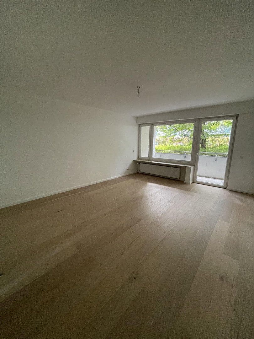 Prodej bytu 3+1 84 m², Leonrodstraße 60, München, Bavorsko Prodej bytu 3+1 84 m², Leonrodstraße 60, München, Bavorsko
