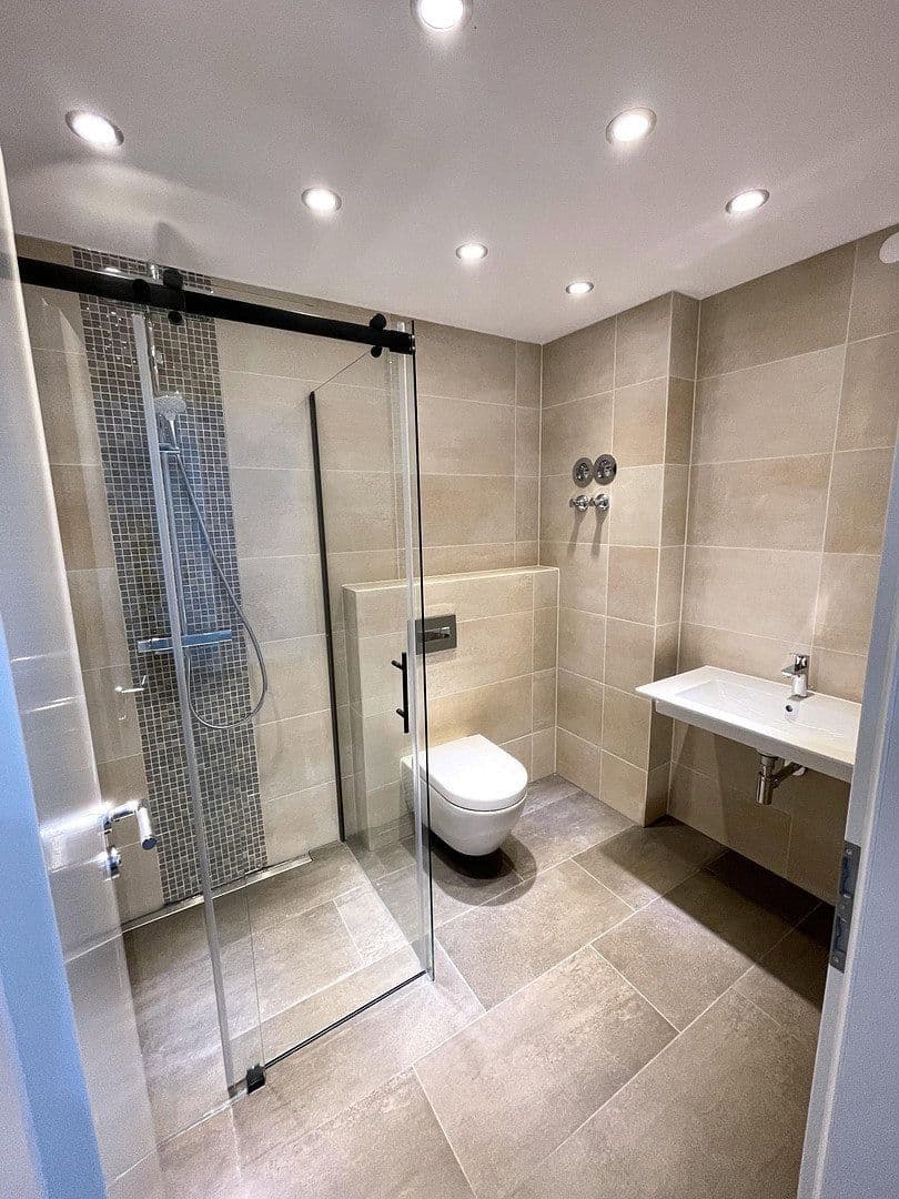 Prodej bytu 3+1 84 m², Leonrodstraße 60, München, Bavorsko Prodej bytu 3+1 84 m², Leonrodstraße 60, München, Bavorsko