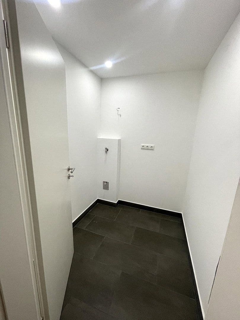 Prodej bytu 3+1 84 m², Leonrodstraße 60, München, Bavorsko Prodej bytu 3+1 84 m², Leonrodstraße 60, München, Bavorsko