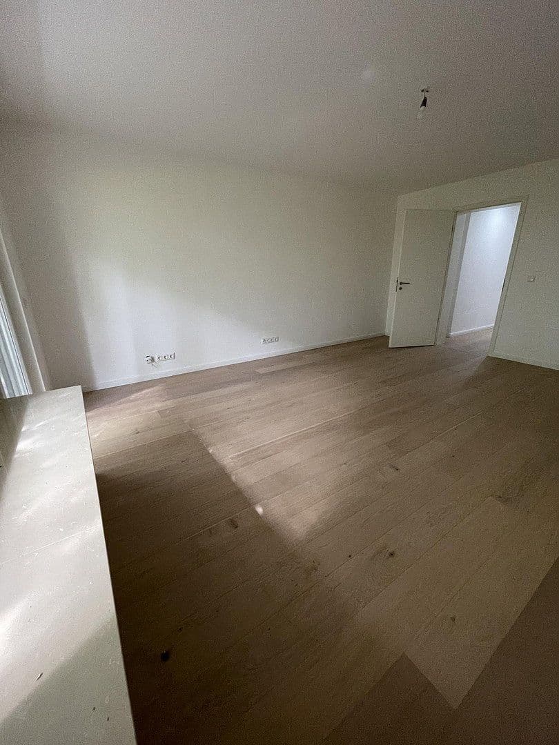 Prodej bytu 3+1 84 m², Leonrodstraße 60, München, Bavorsko Prodej bytu 3+1 84 m², Leonrodstraße 60, München, Bavorsko