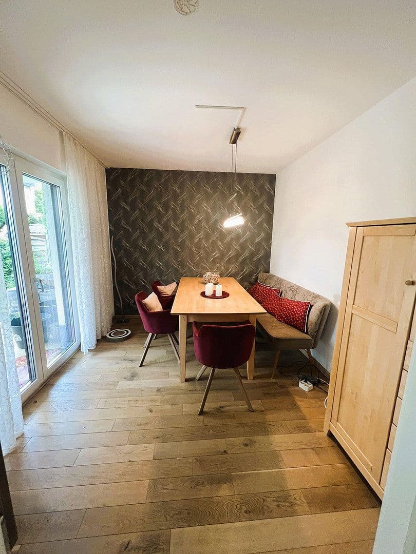 Prodej bytu 3+1 86 m², Uhlandstraße 10, Kriftel, Hessen Prodej bytu 3+1 86 m², Uhlandstraße 10, Kriftel, Hessen