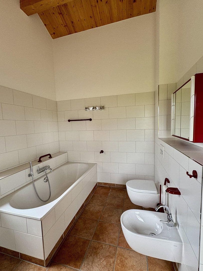 Prodej domu 247 m², pozemek 442 m², Calw, Bádensko-Württembersko Prodej domu 247 m², pozemek 442 m², Calw, Bádensko-Württembersko