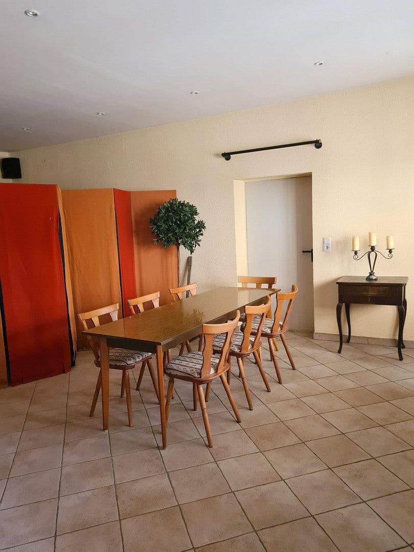 Prodej domu 246 m², pozemek 932 m², Friedhofstraße 21, Worms, Porýní-Falc Prodej domu 246 m², pozemek 932 m², Friedhofstraße 21, Worms, Porýní-Falc