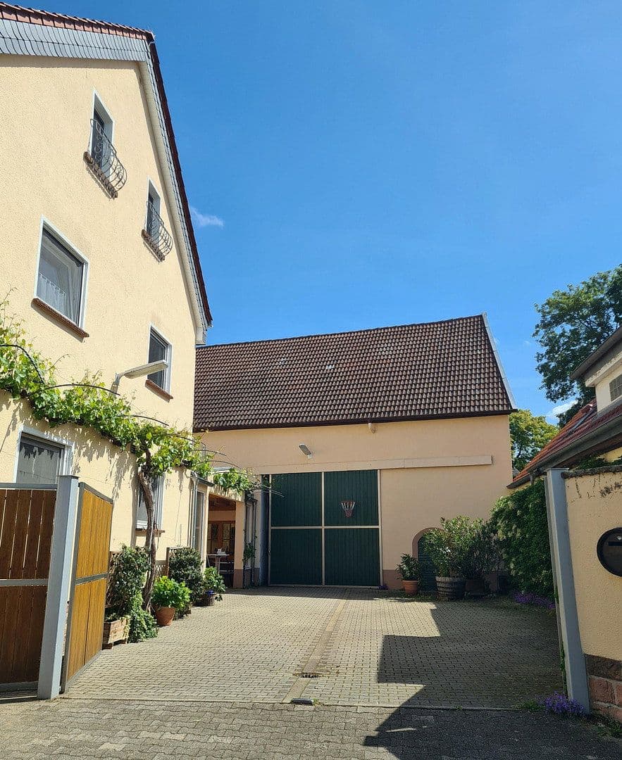 Prodej domu 246 m², pozemek 932 m², Friedhofstraße 21, Worms, Porýní-Falc Prodej domu 246 m², pozemek 932 m², Friedhofstraße 21, Worms, Porýní-Falc